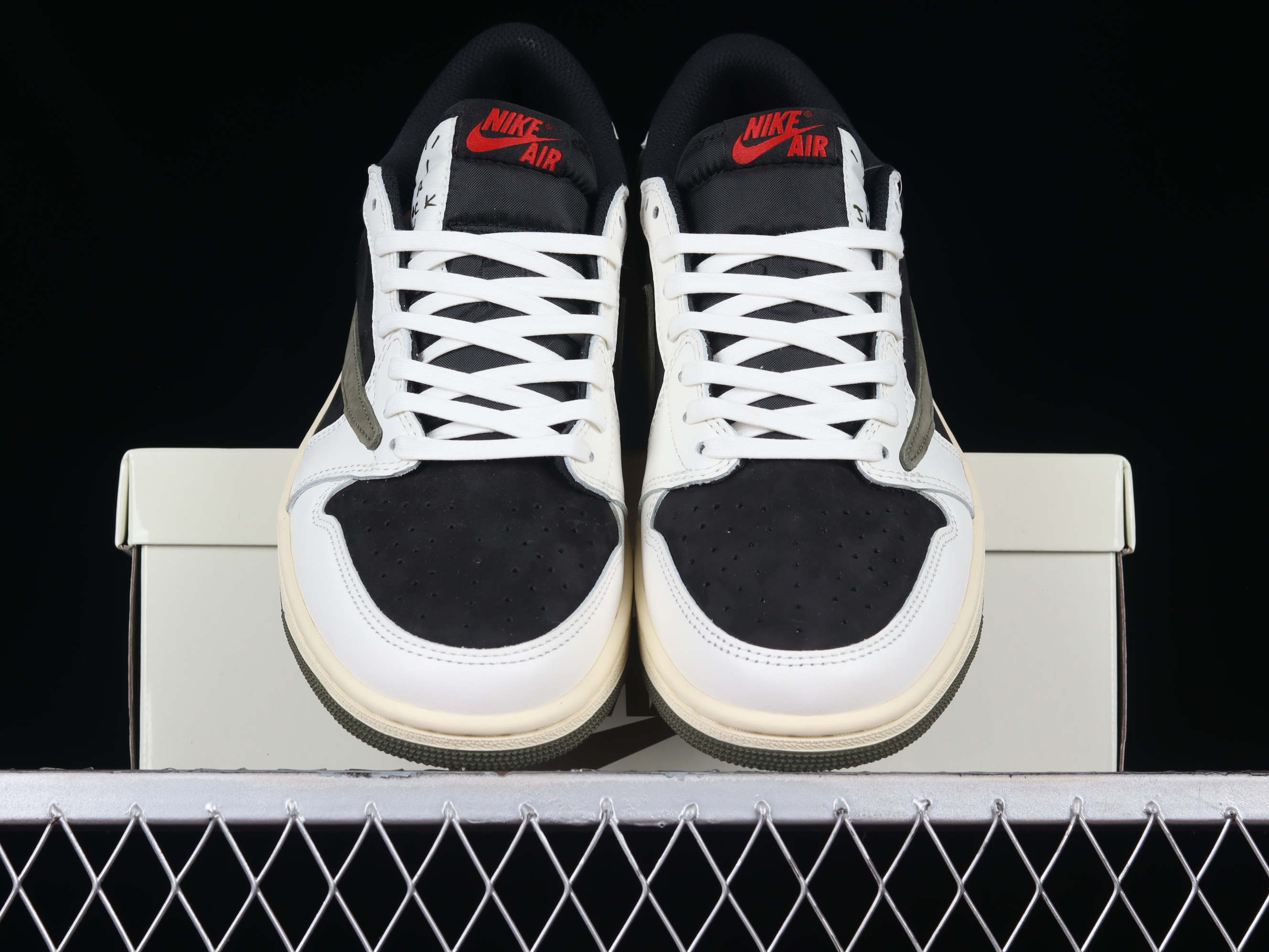 AJ1 low top