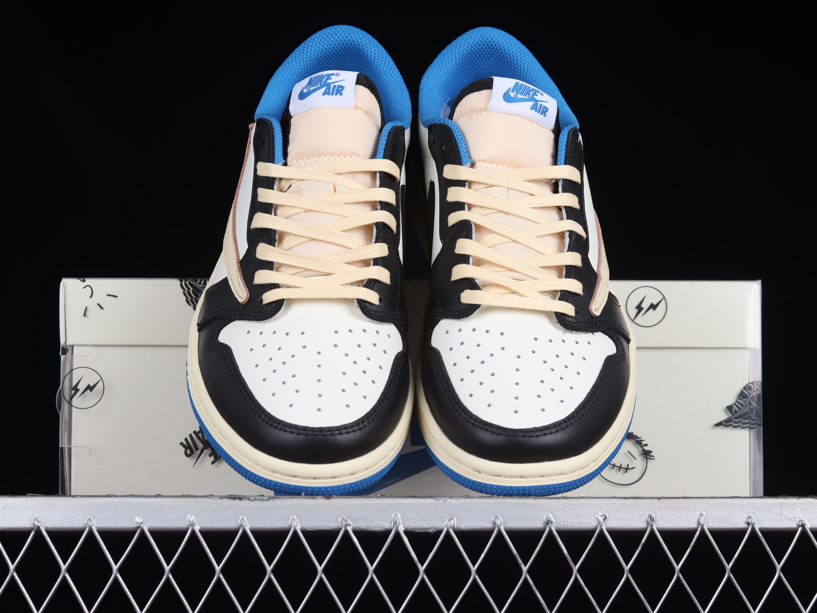 AJ1 low top