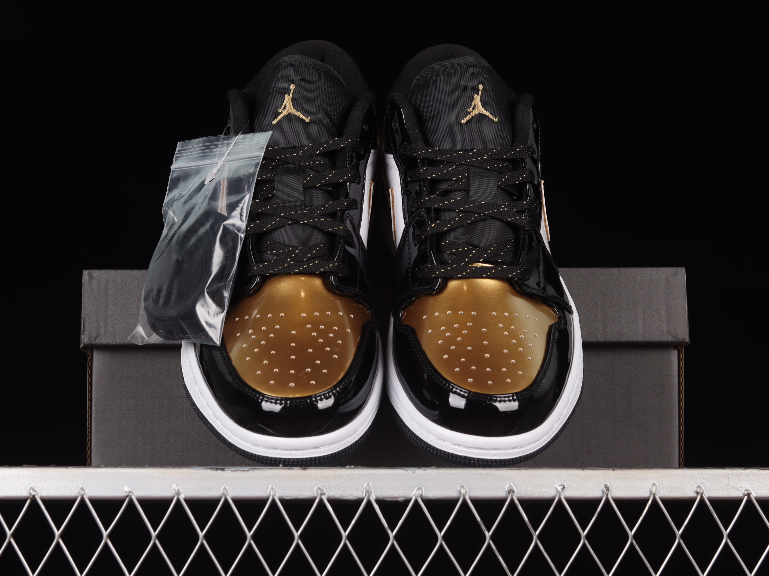 AJ1 low top