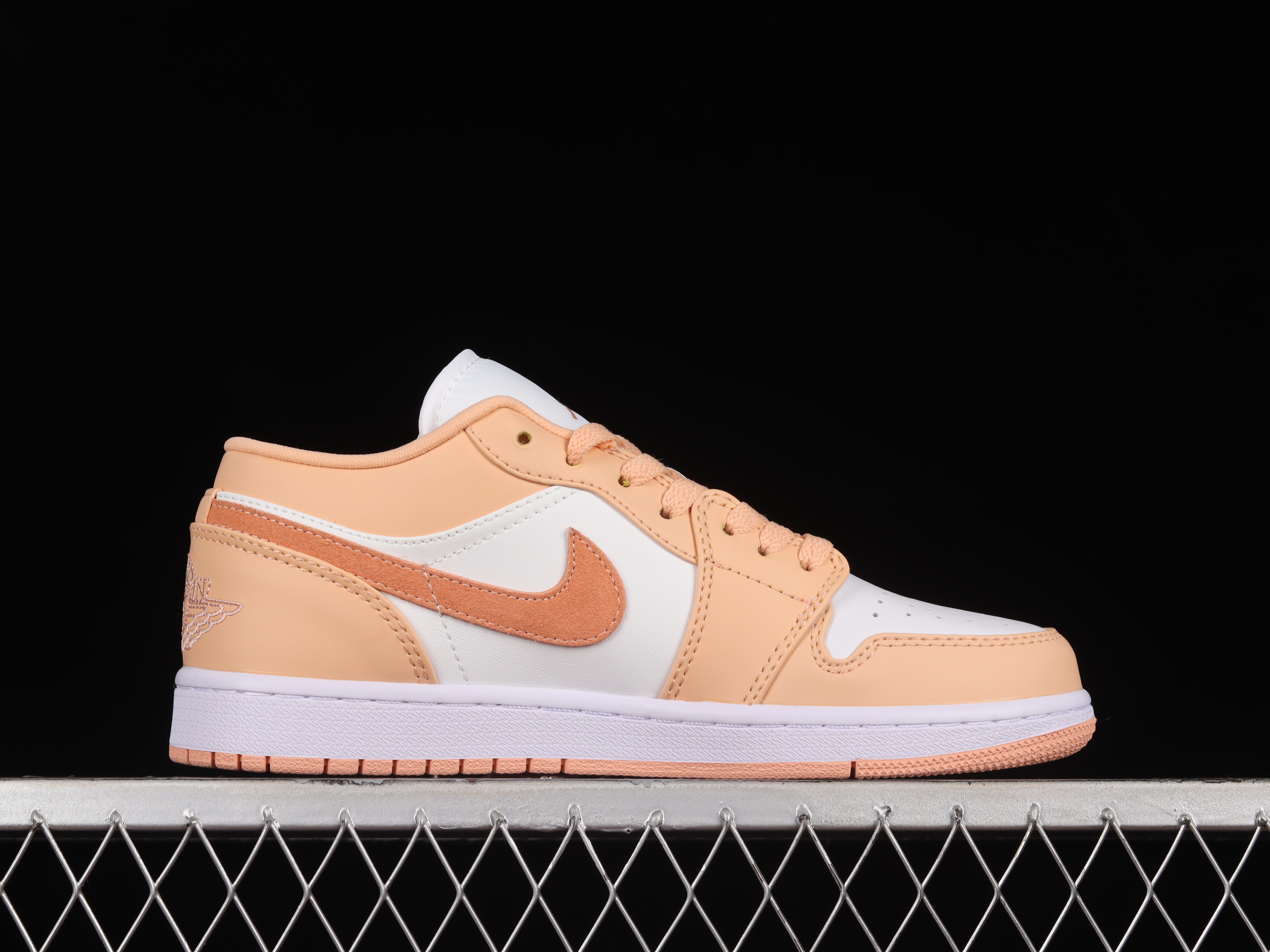 AJ1 low top