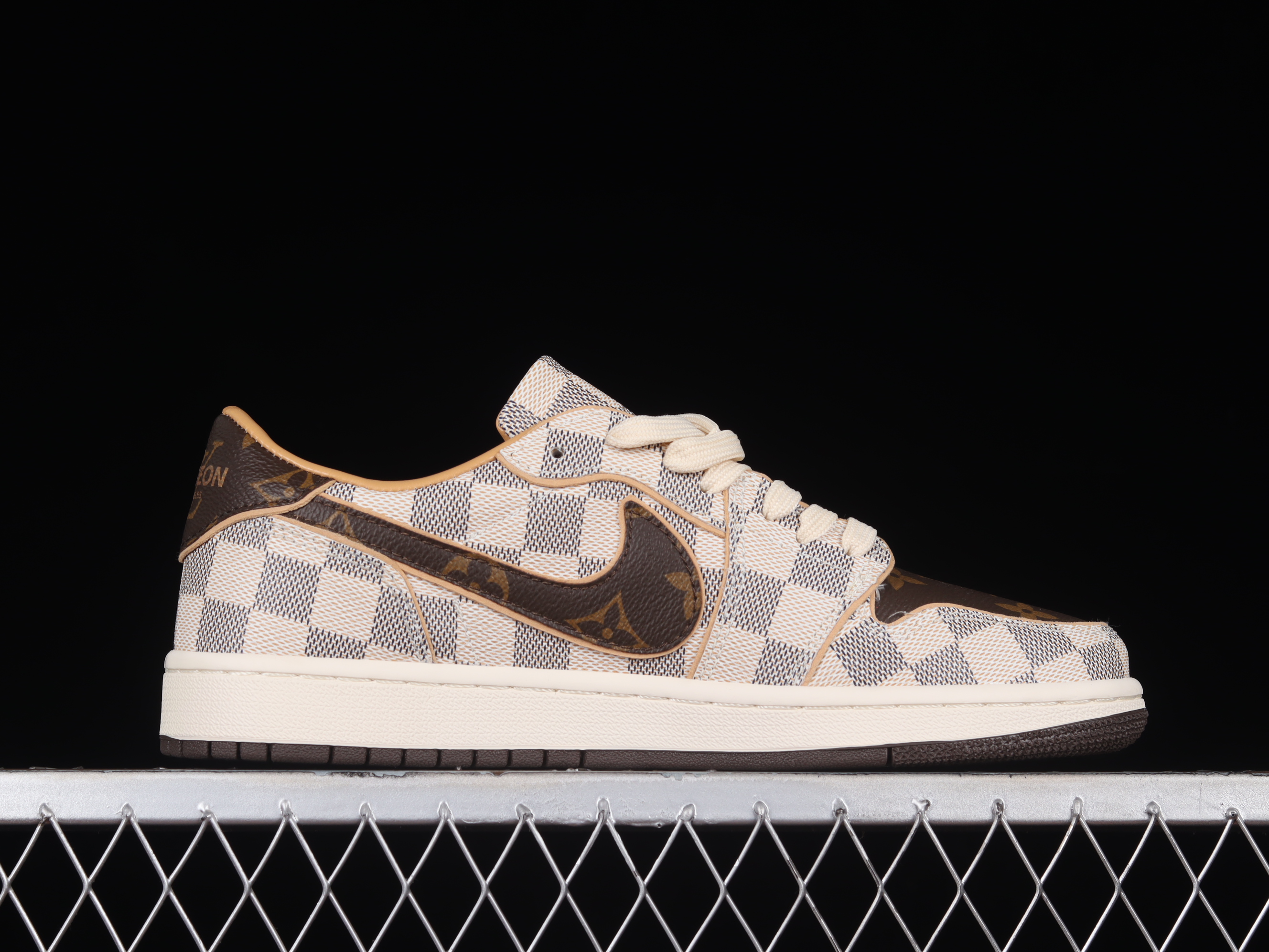 AJ1 low top