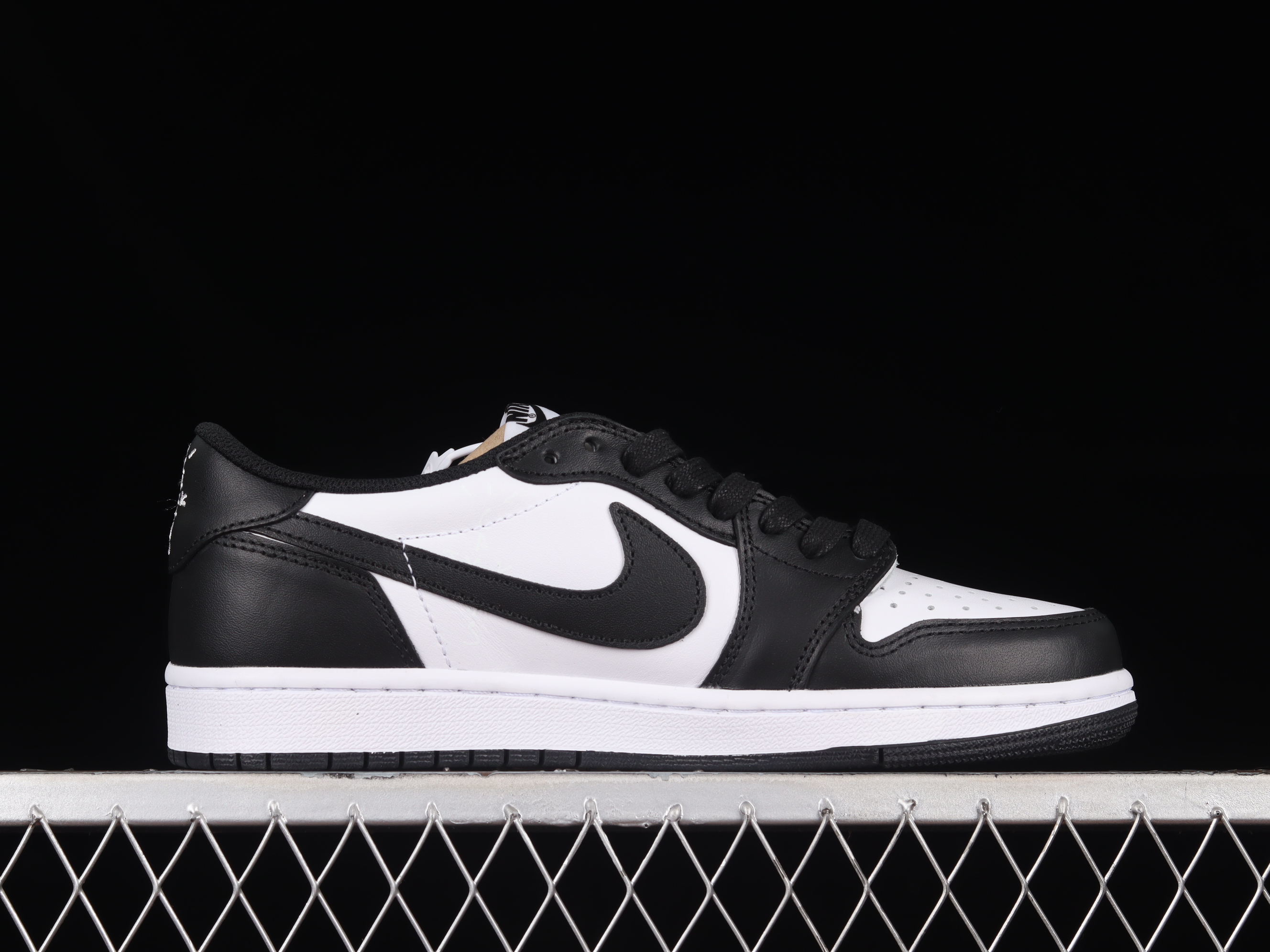 AJ1 low top