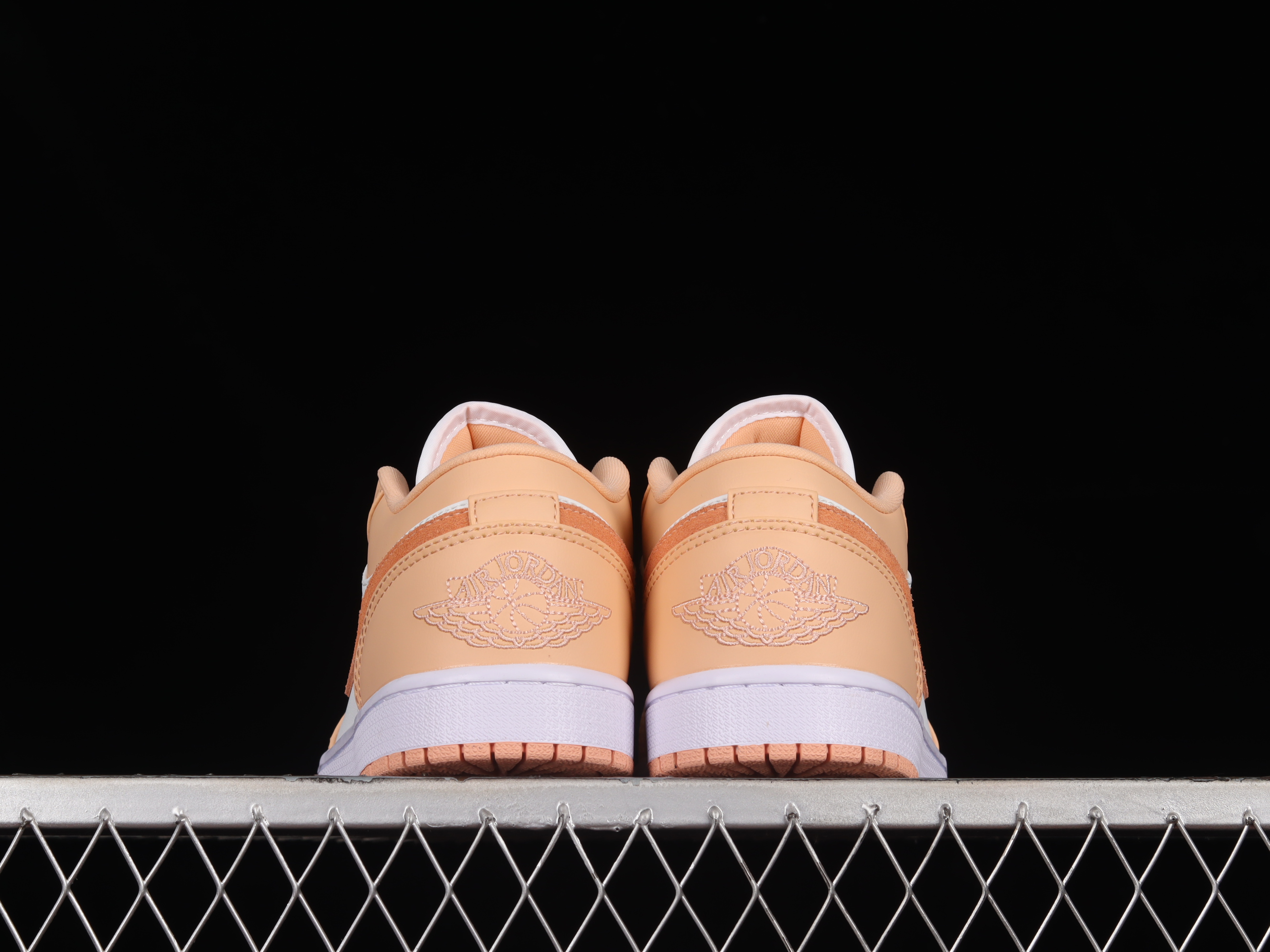 AJ1 low top