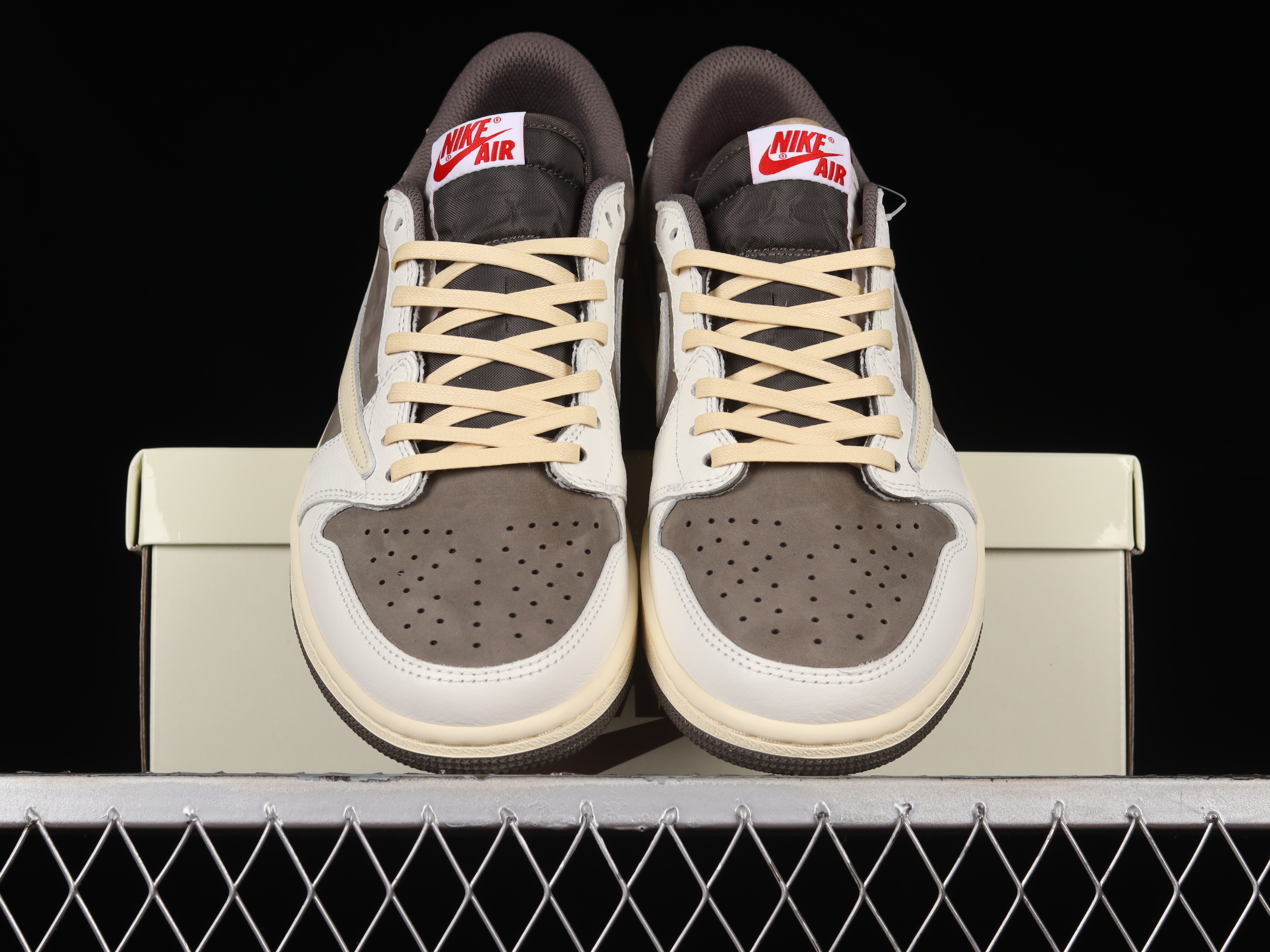 AJ1 low top