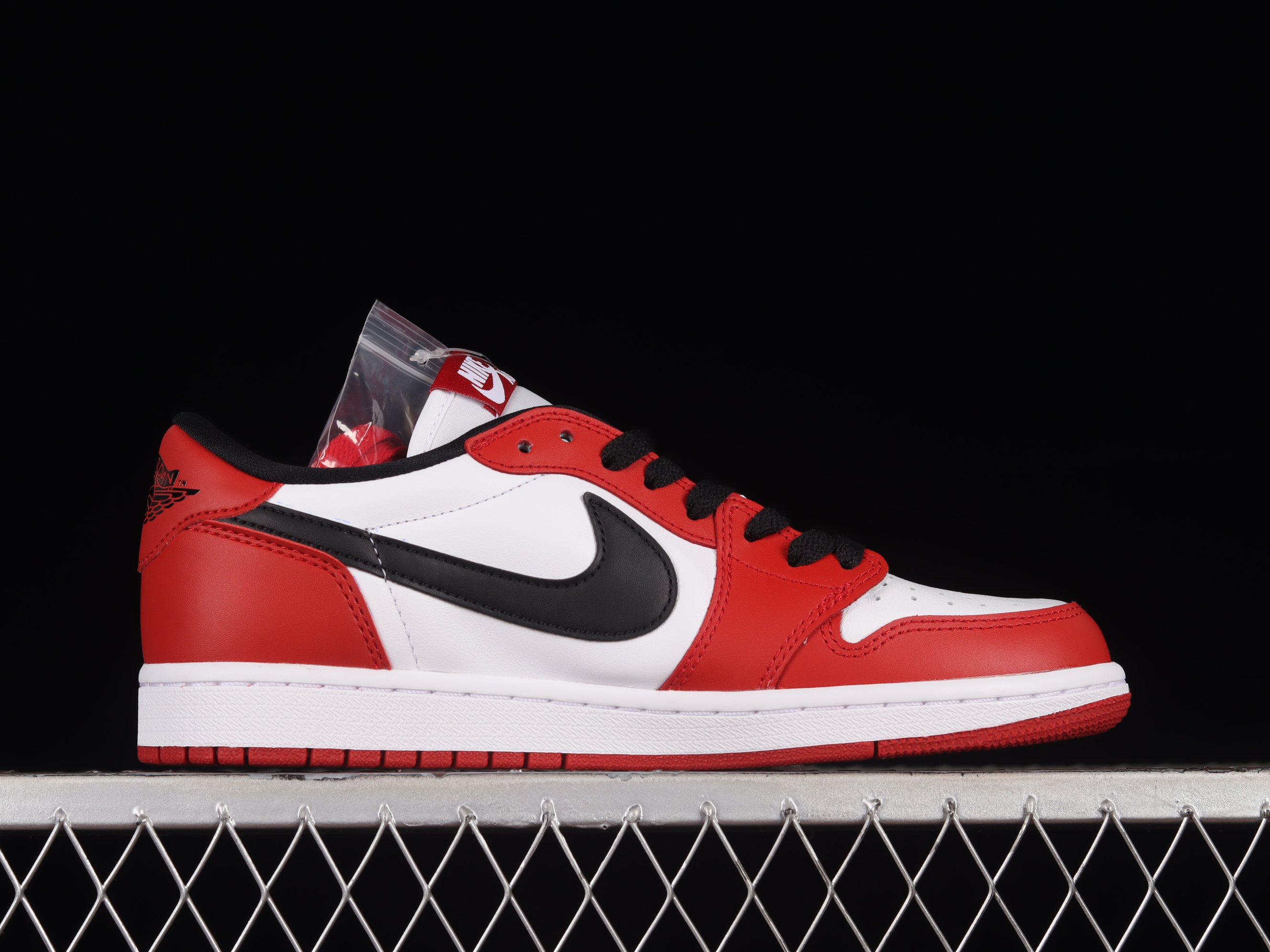 AJ1 low top