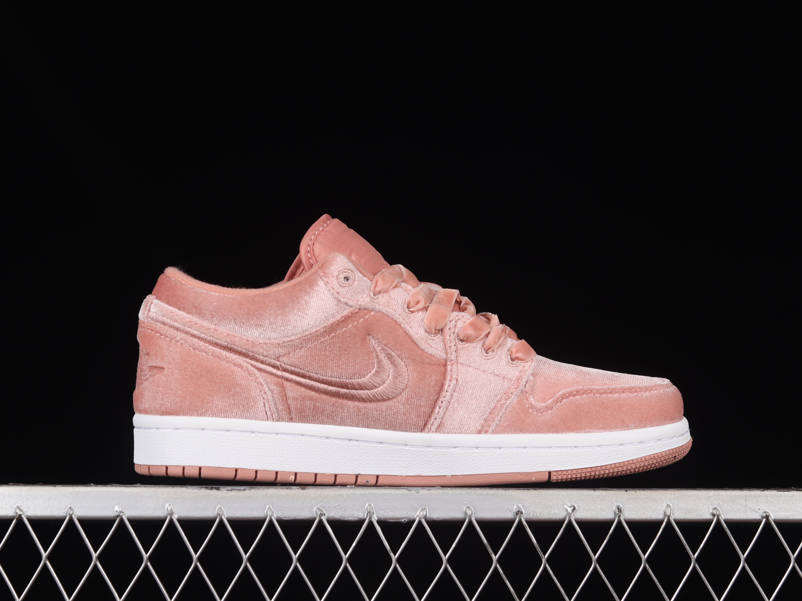 AJ1 low top