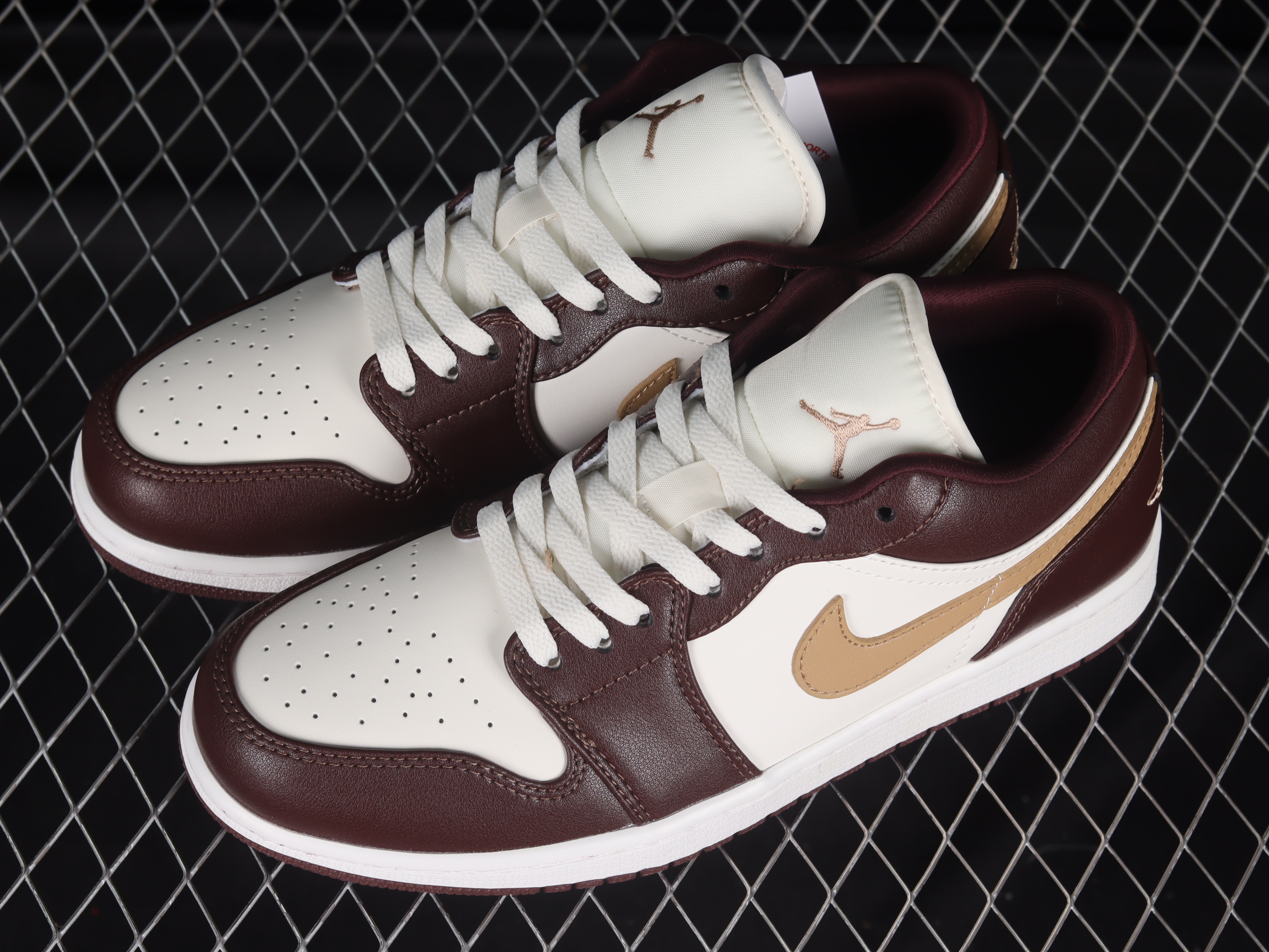 AJ1 low top