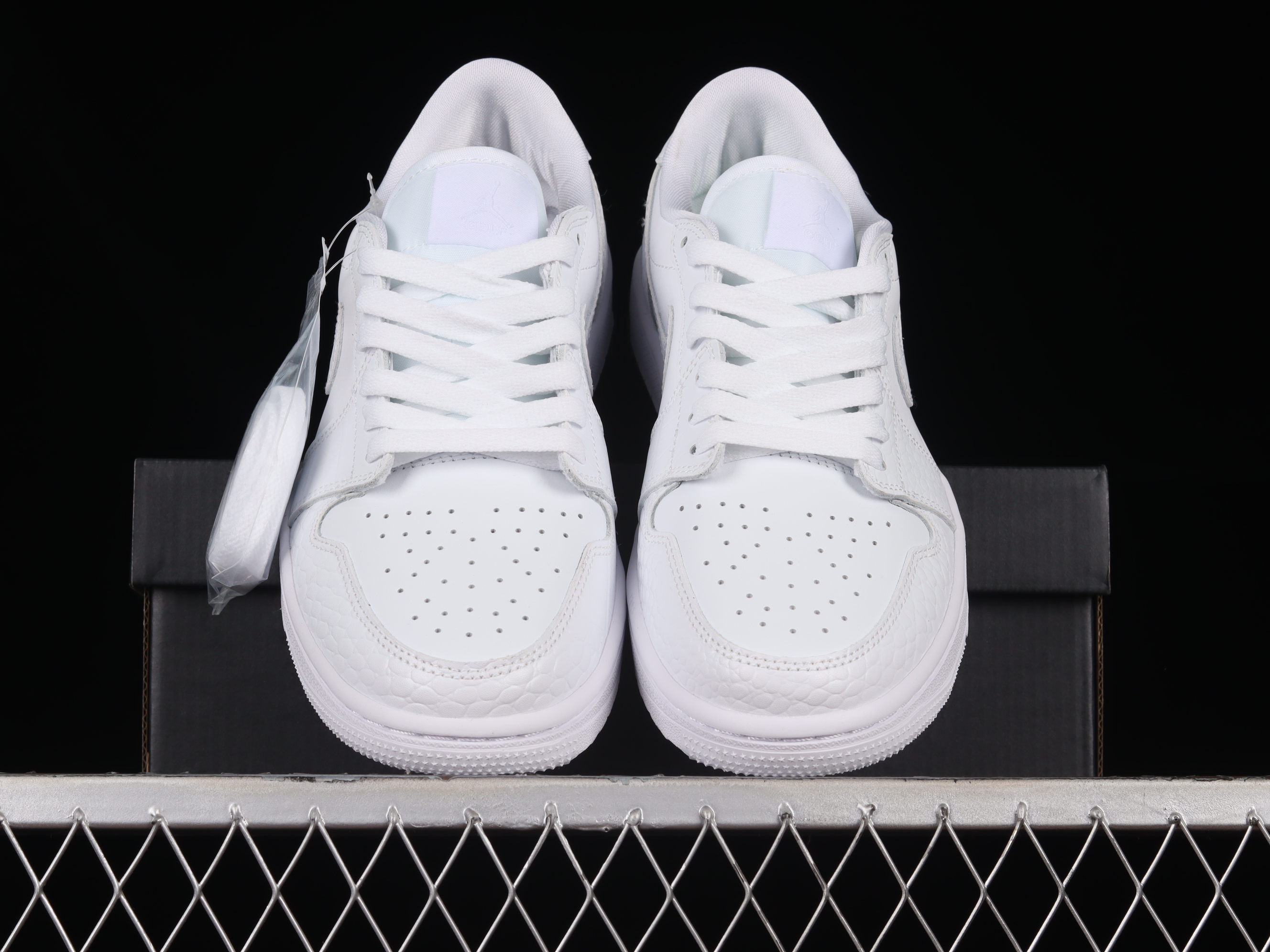 AJ1 low top