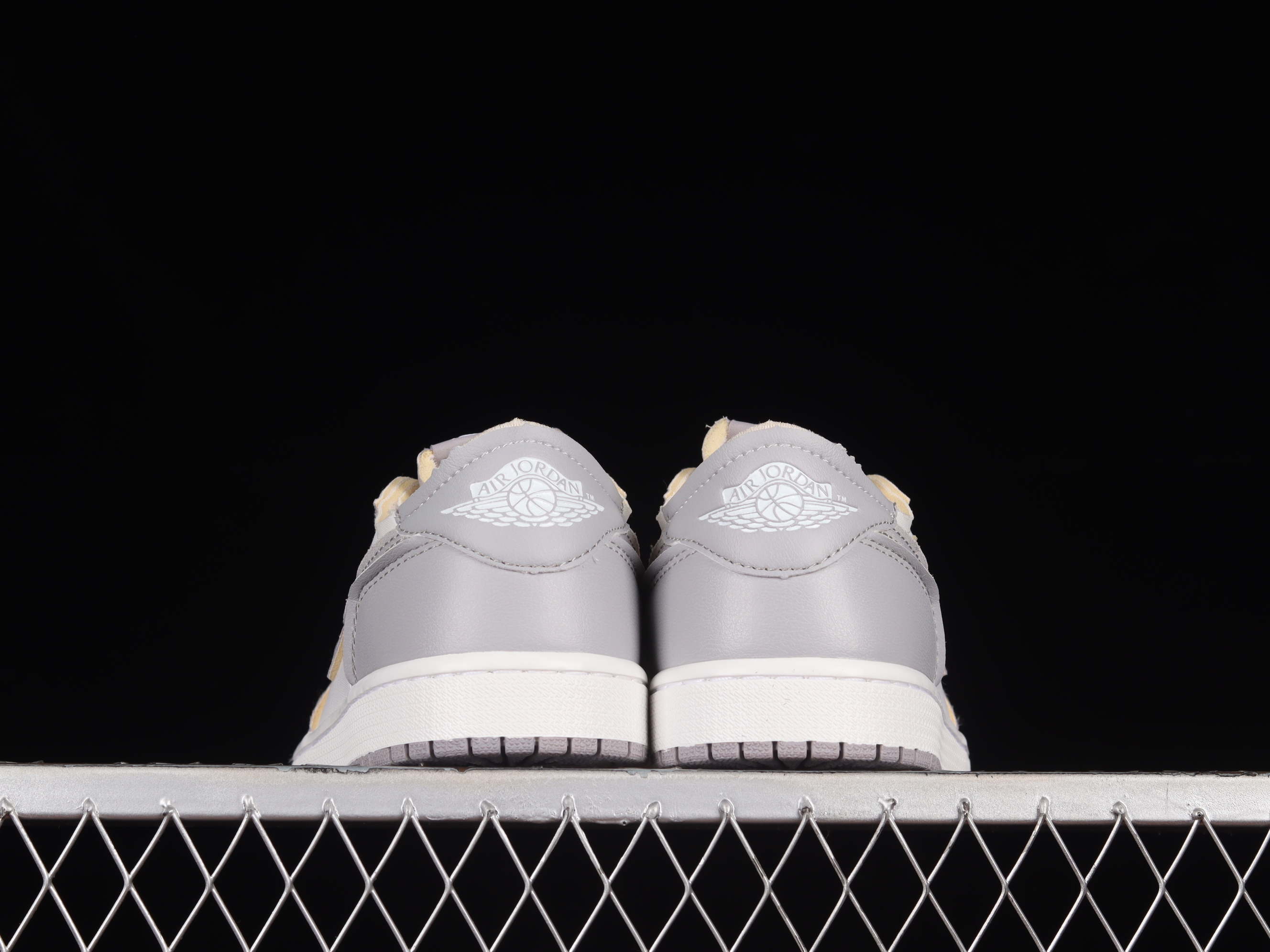 AJ1 low top