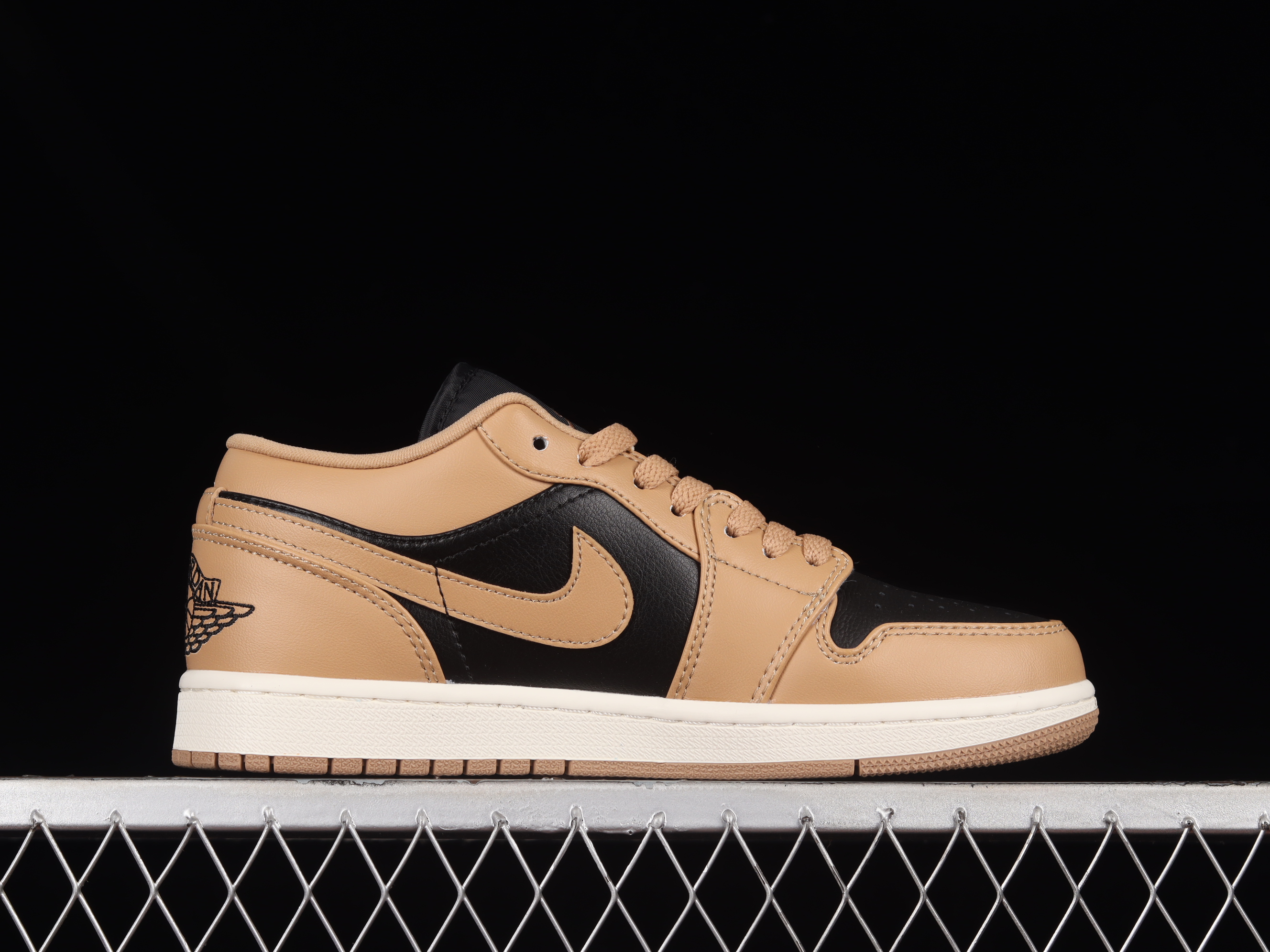 AJ1 low top