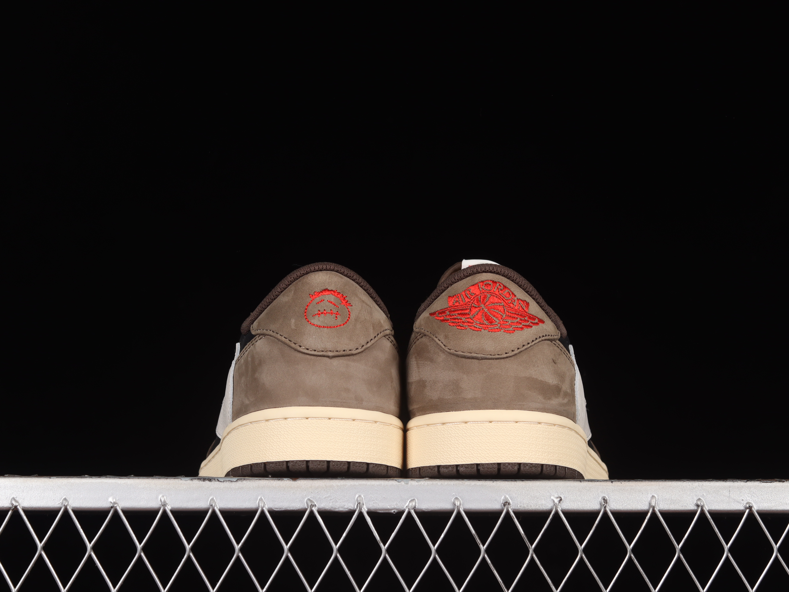 AJ1 low top