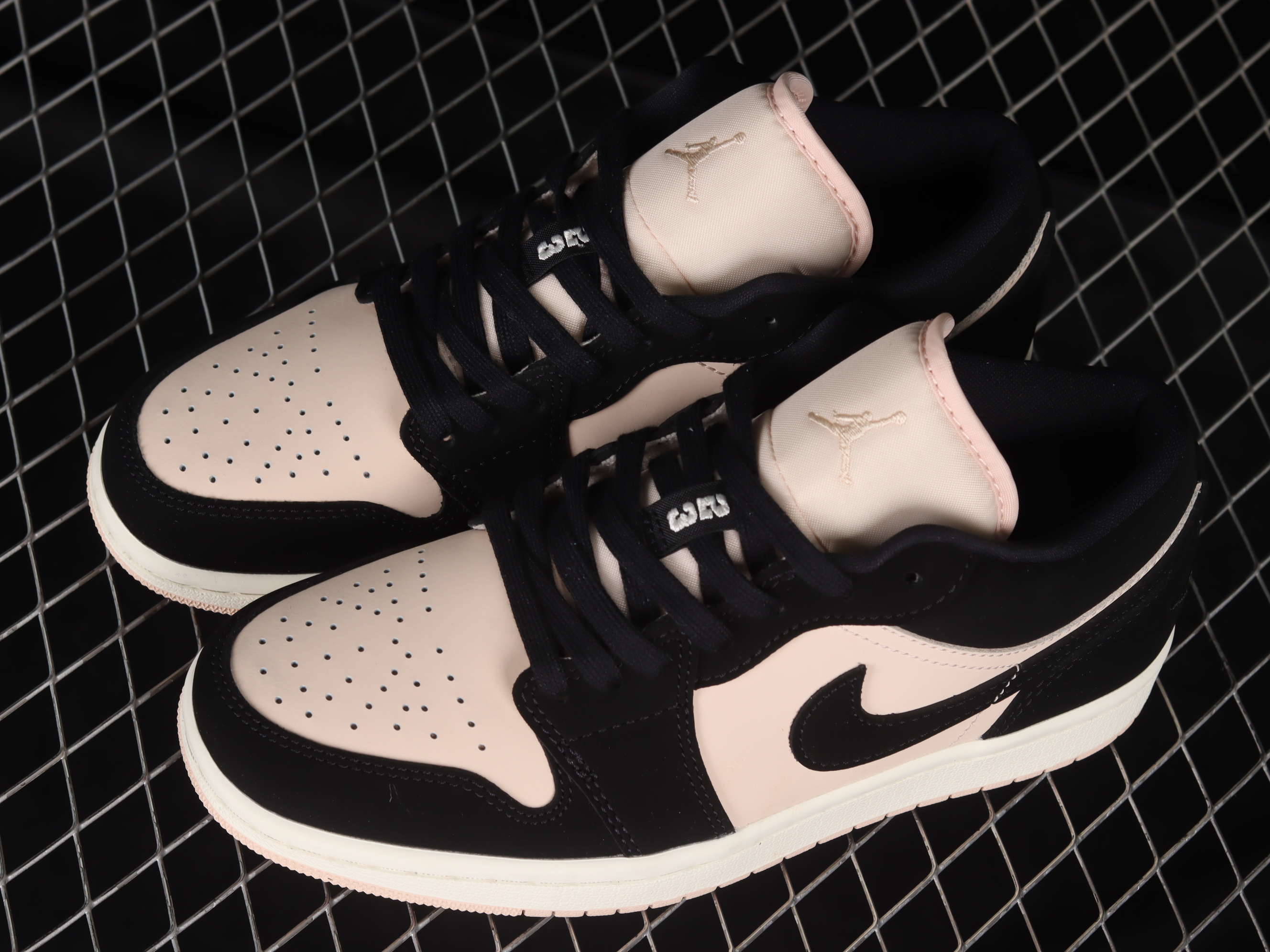 AJ1 low top