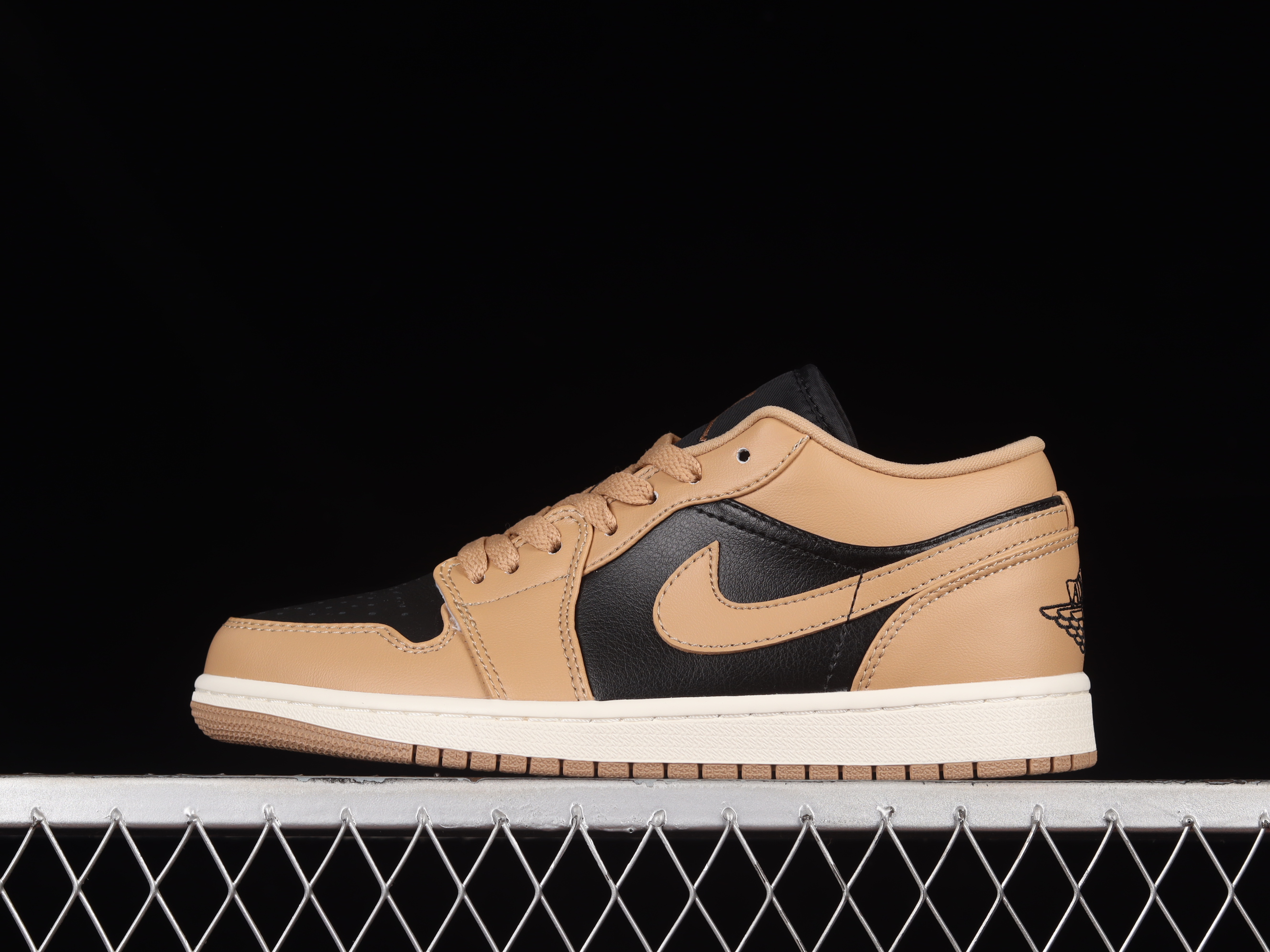 AJ1 low top
