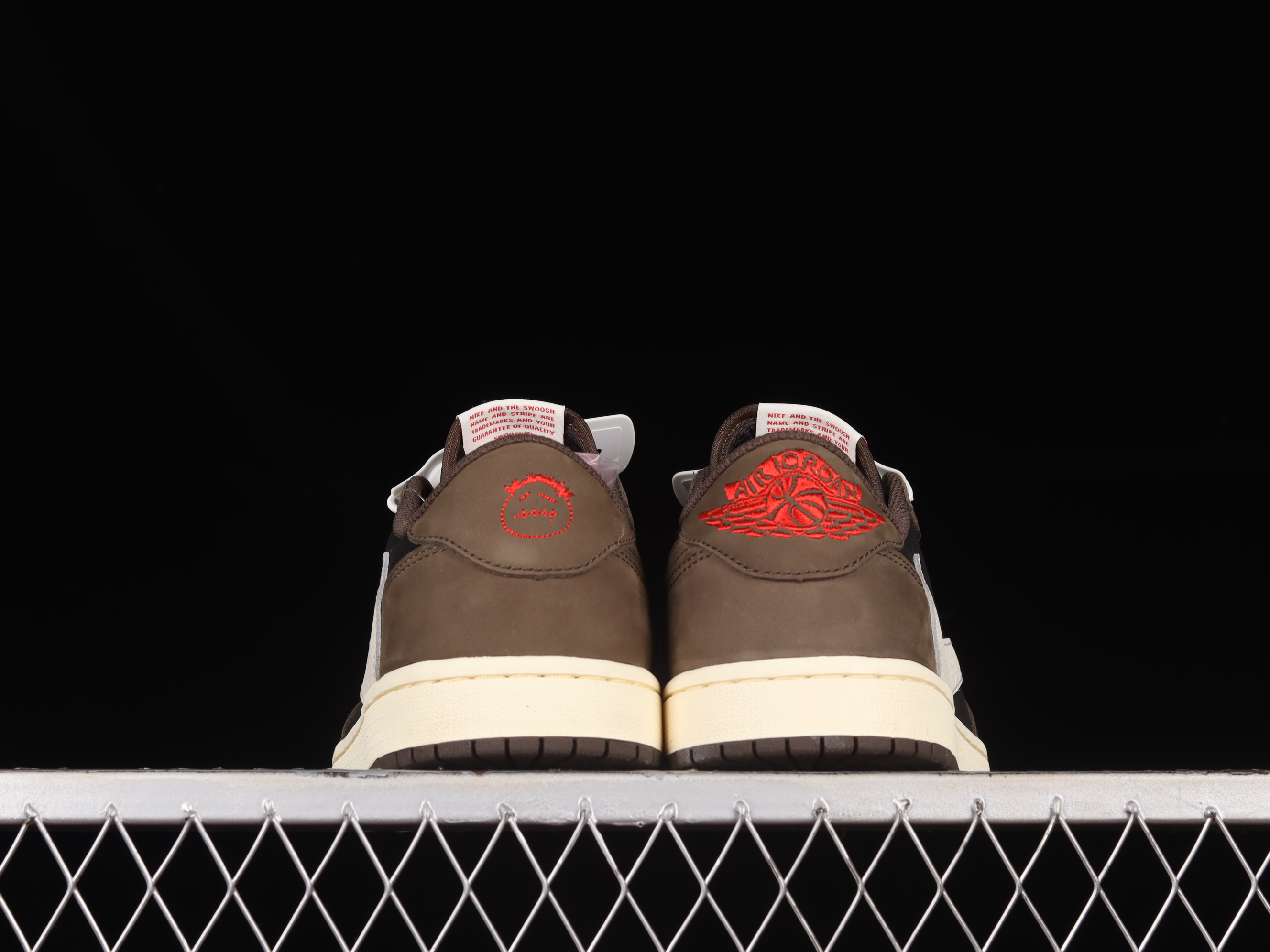 AJ1 low top