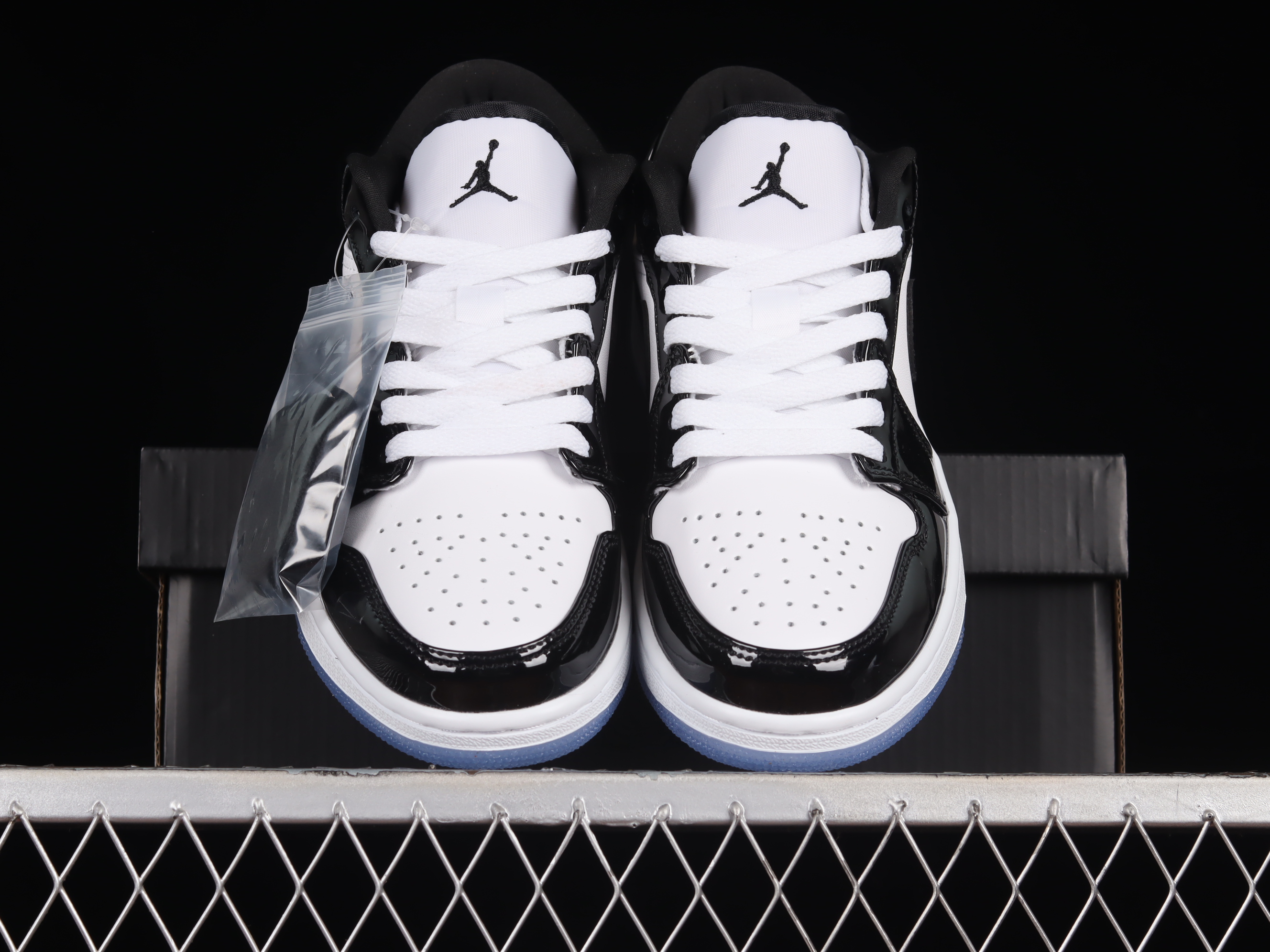 AJ1 Kangbuckle black and white patent leather low top basketball shoes DV1309-100 35.5-47.5