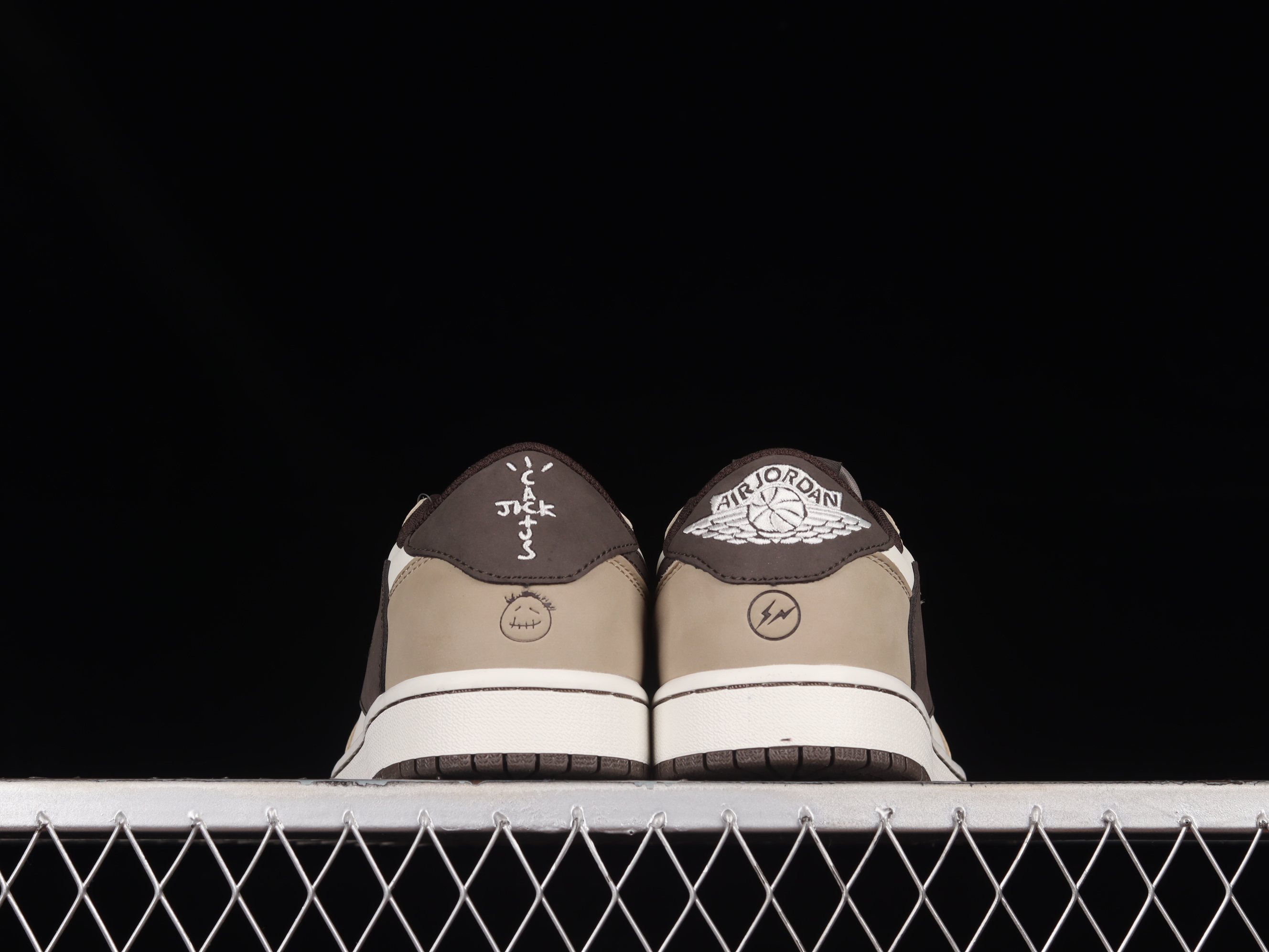 AJ1 low top