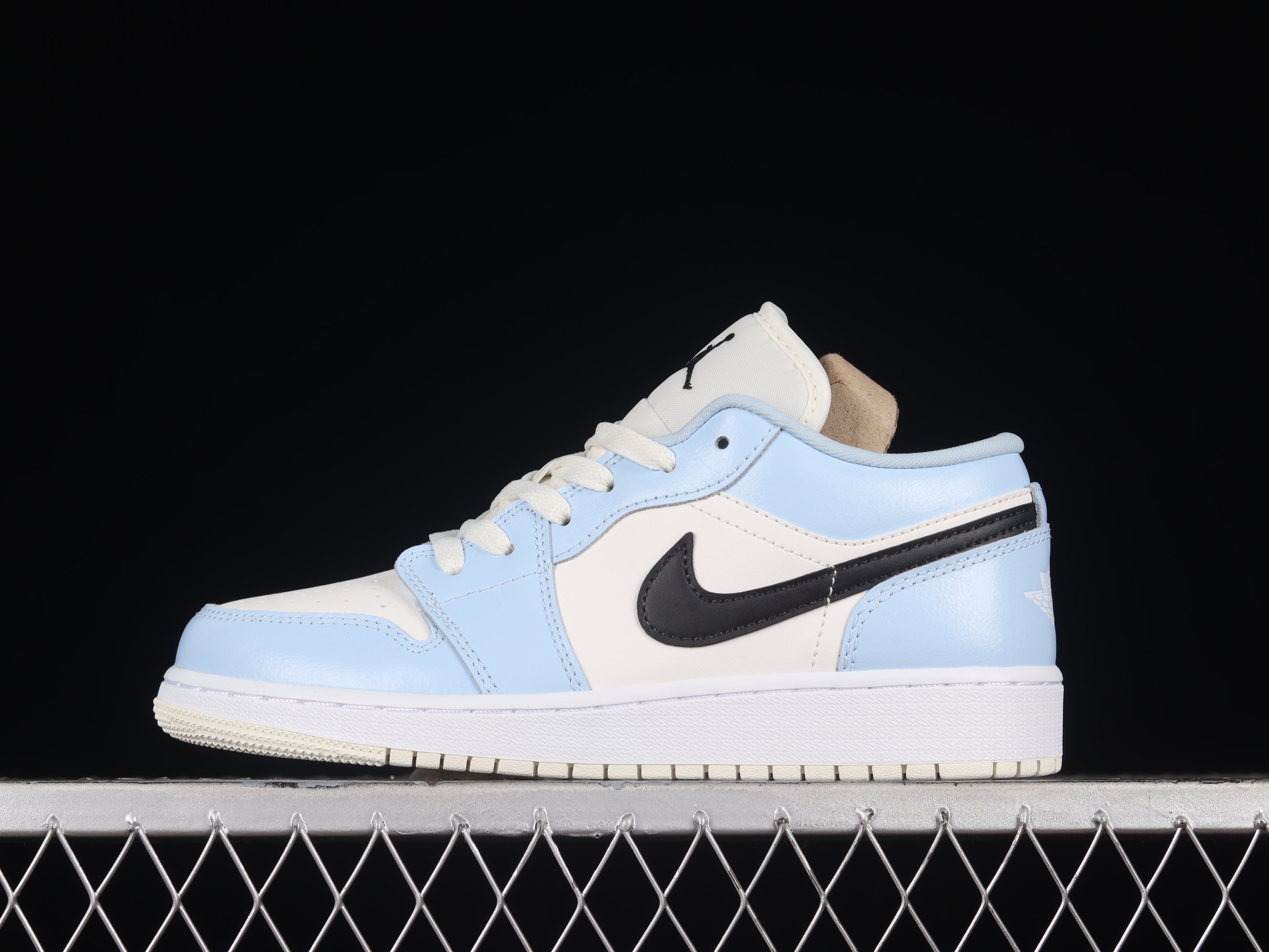 AJ1 low top