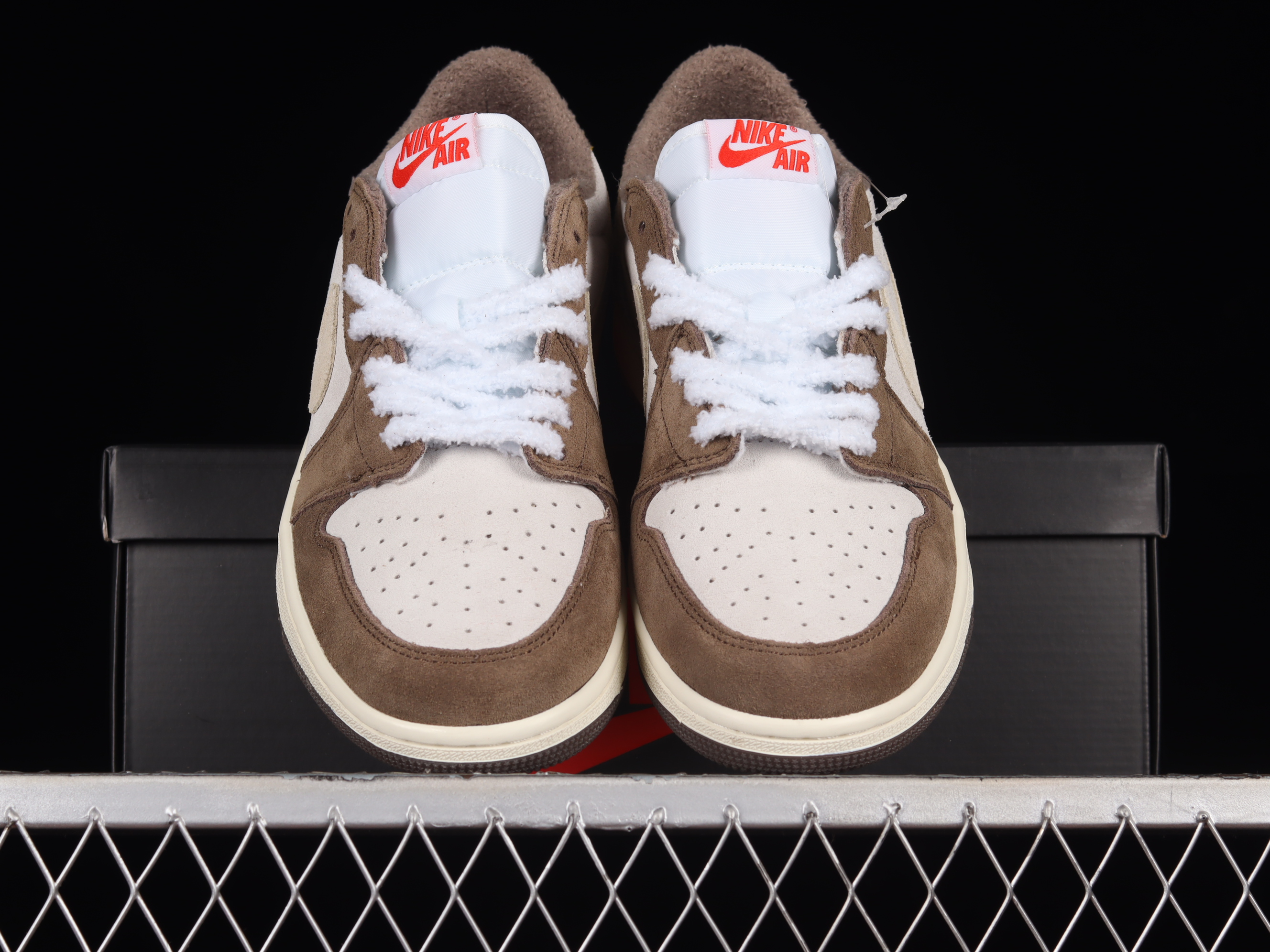 AJ1 low top
