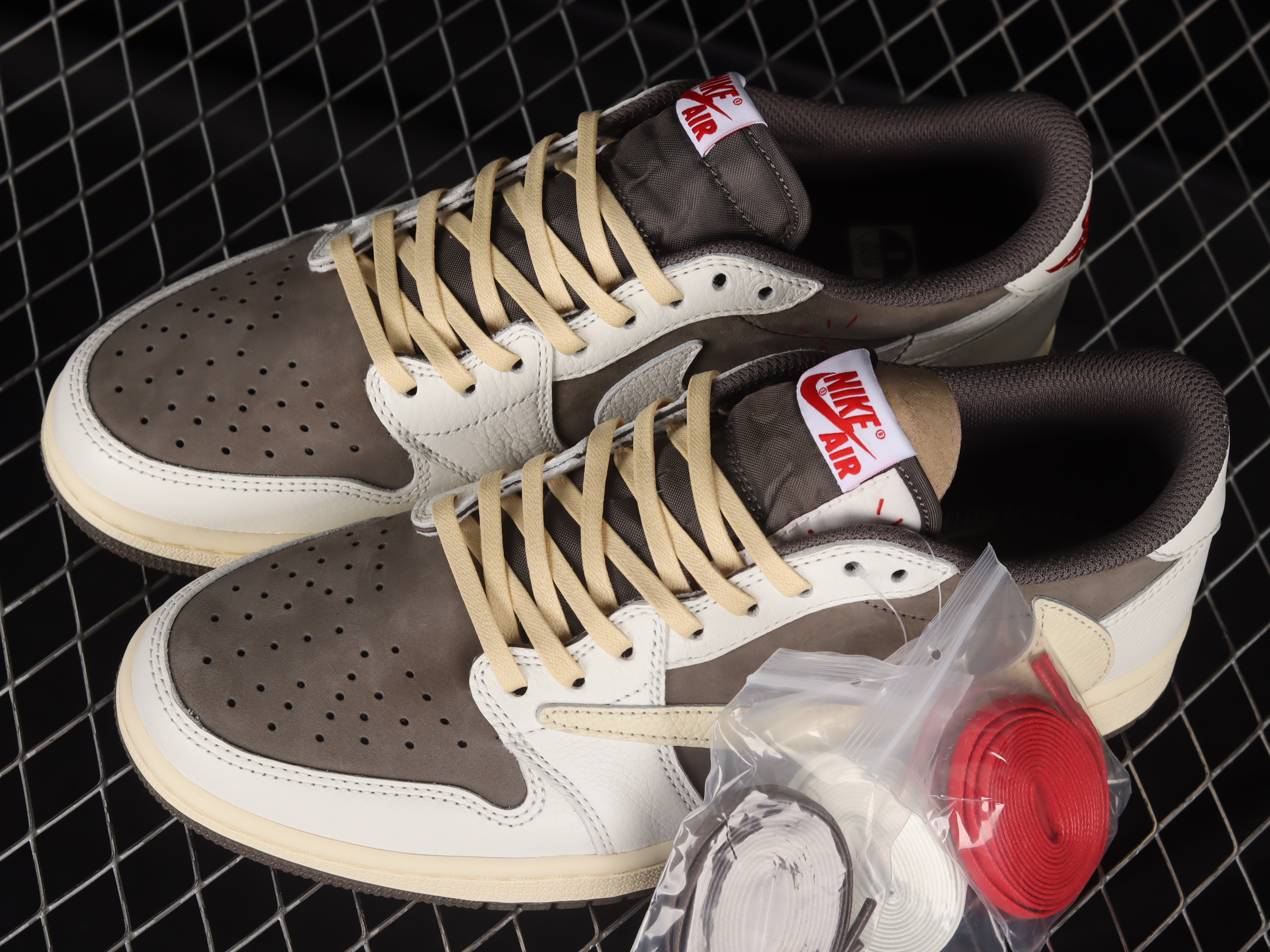 AJ1 low top