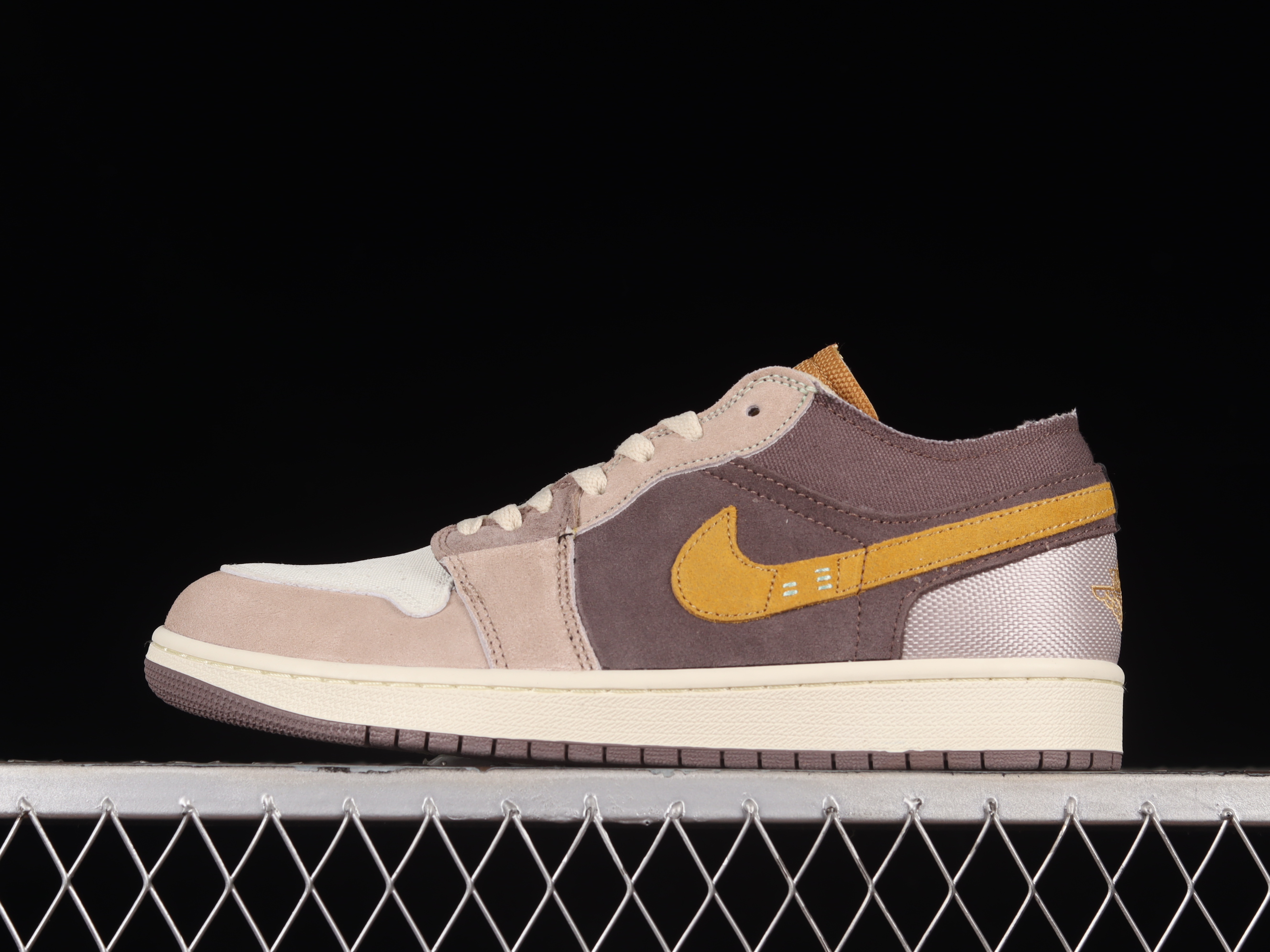AJ1 low top