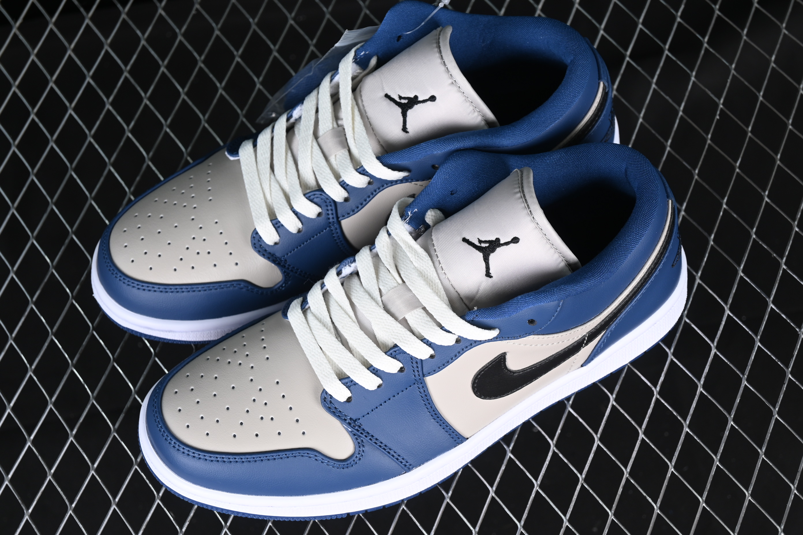 AJ1 low top