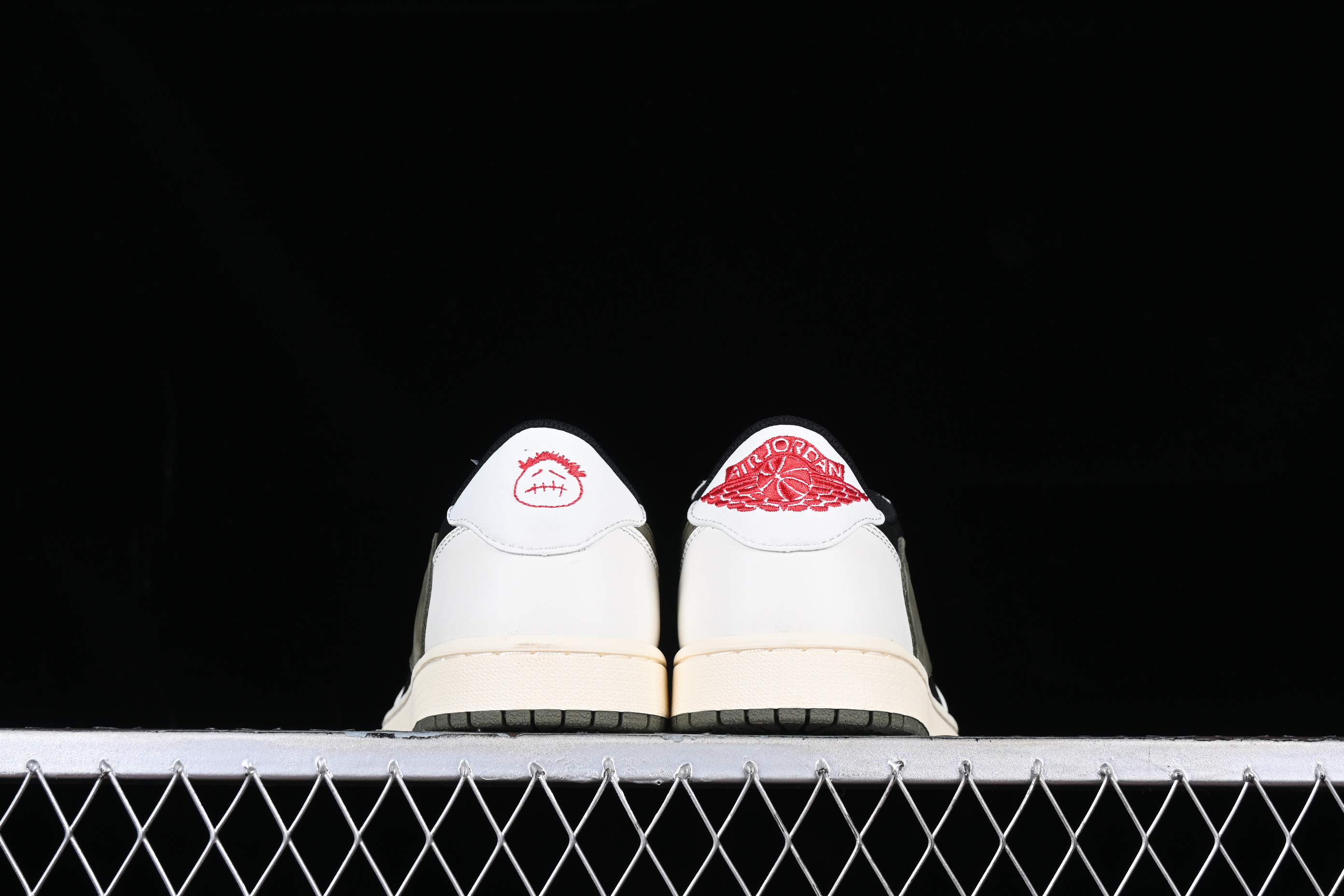 AJ1 low top