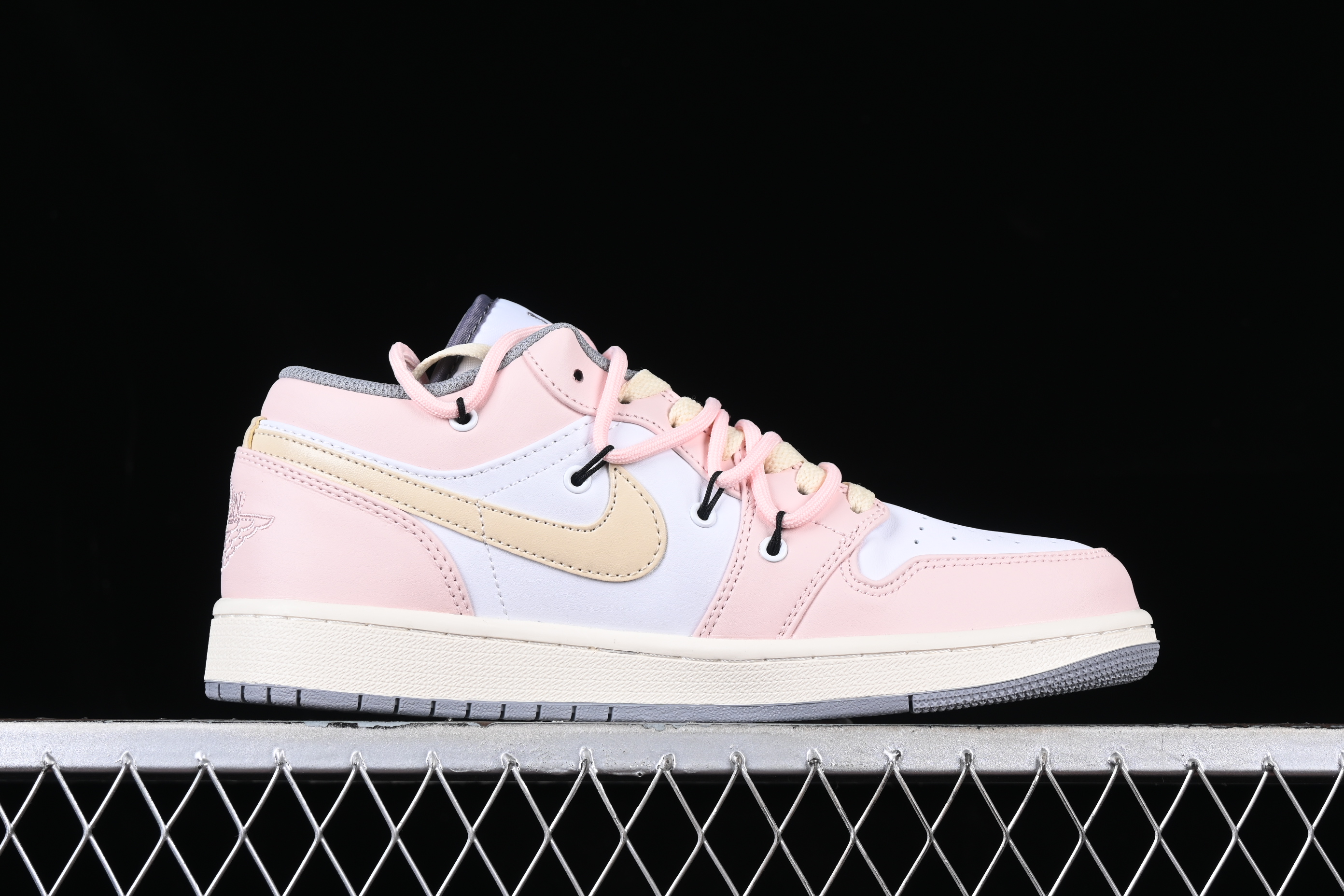 AJ1 low top