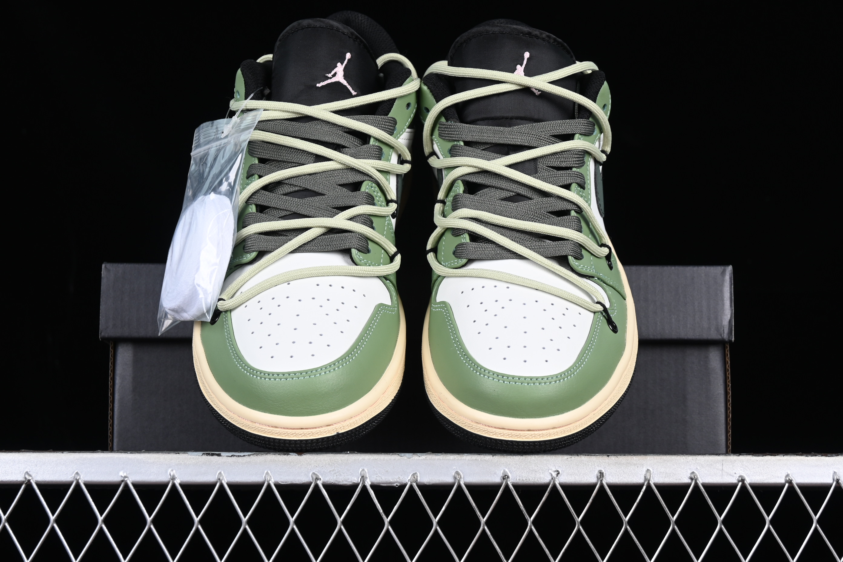 AJ1 low top