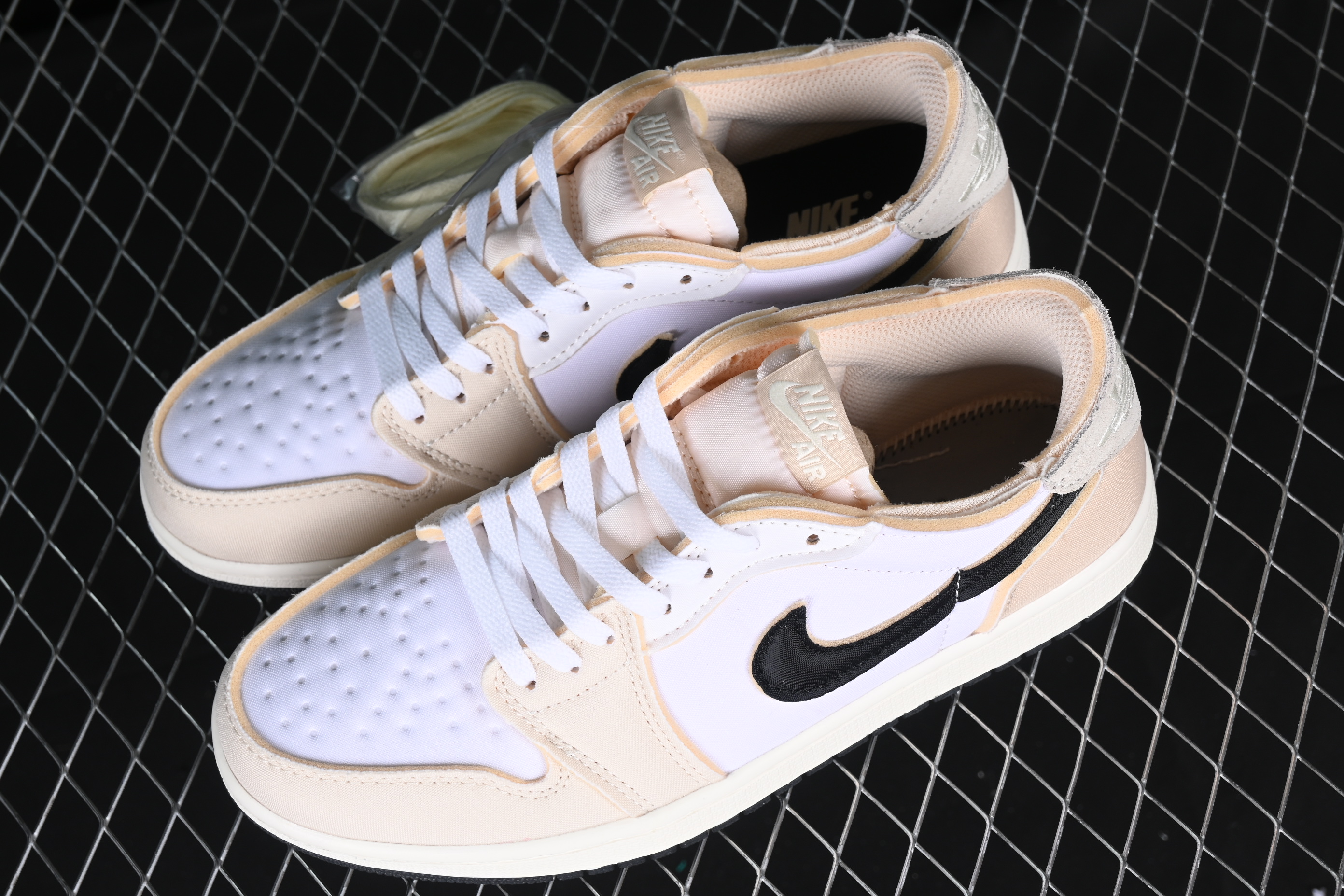 AJ1 low top