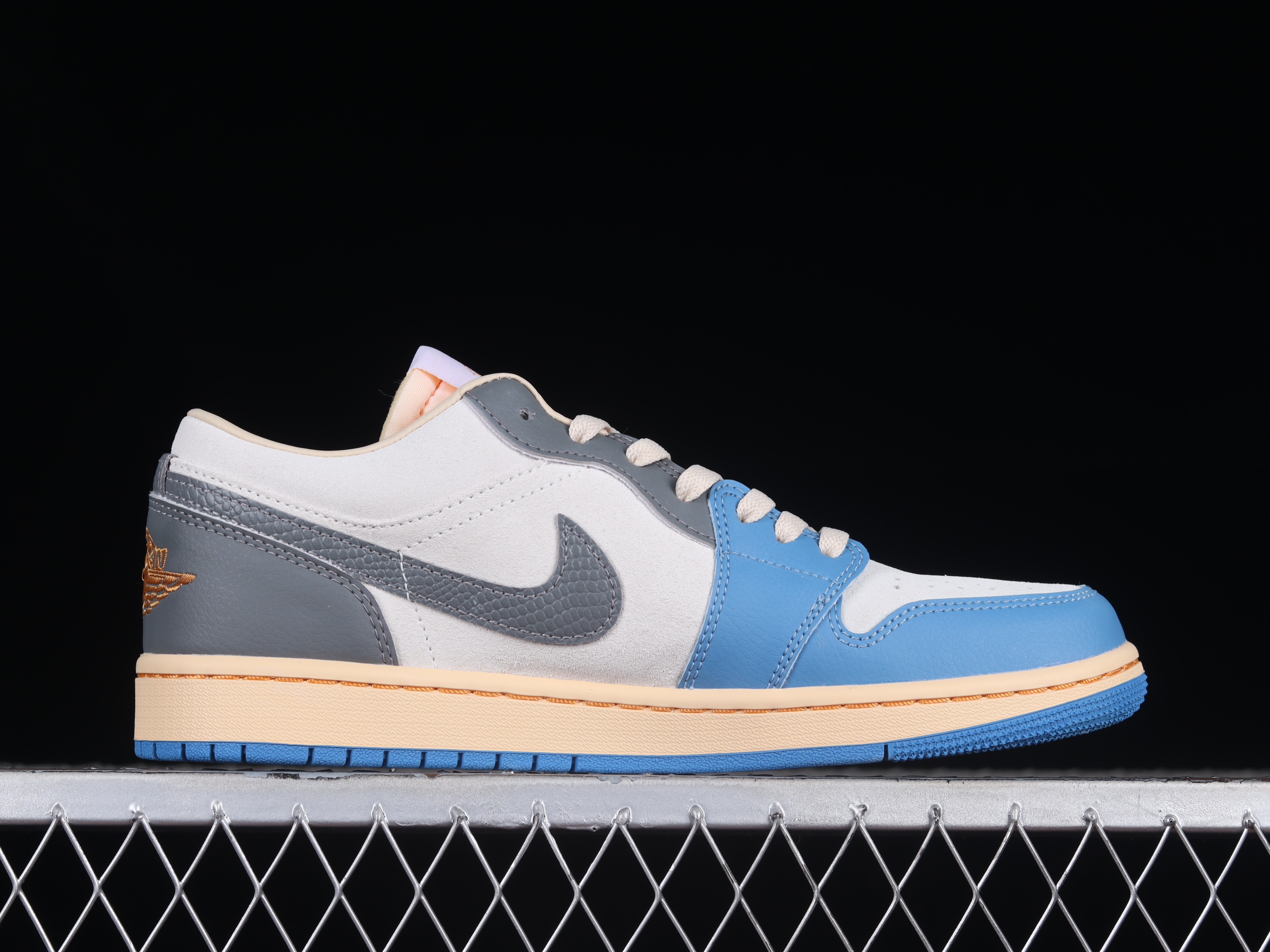 AJ1 low top