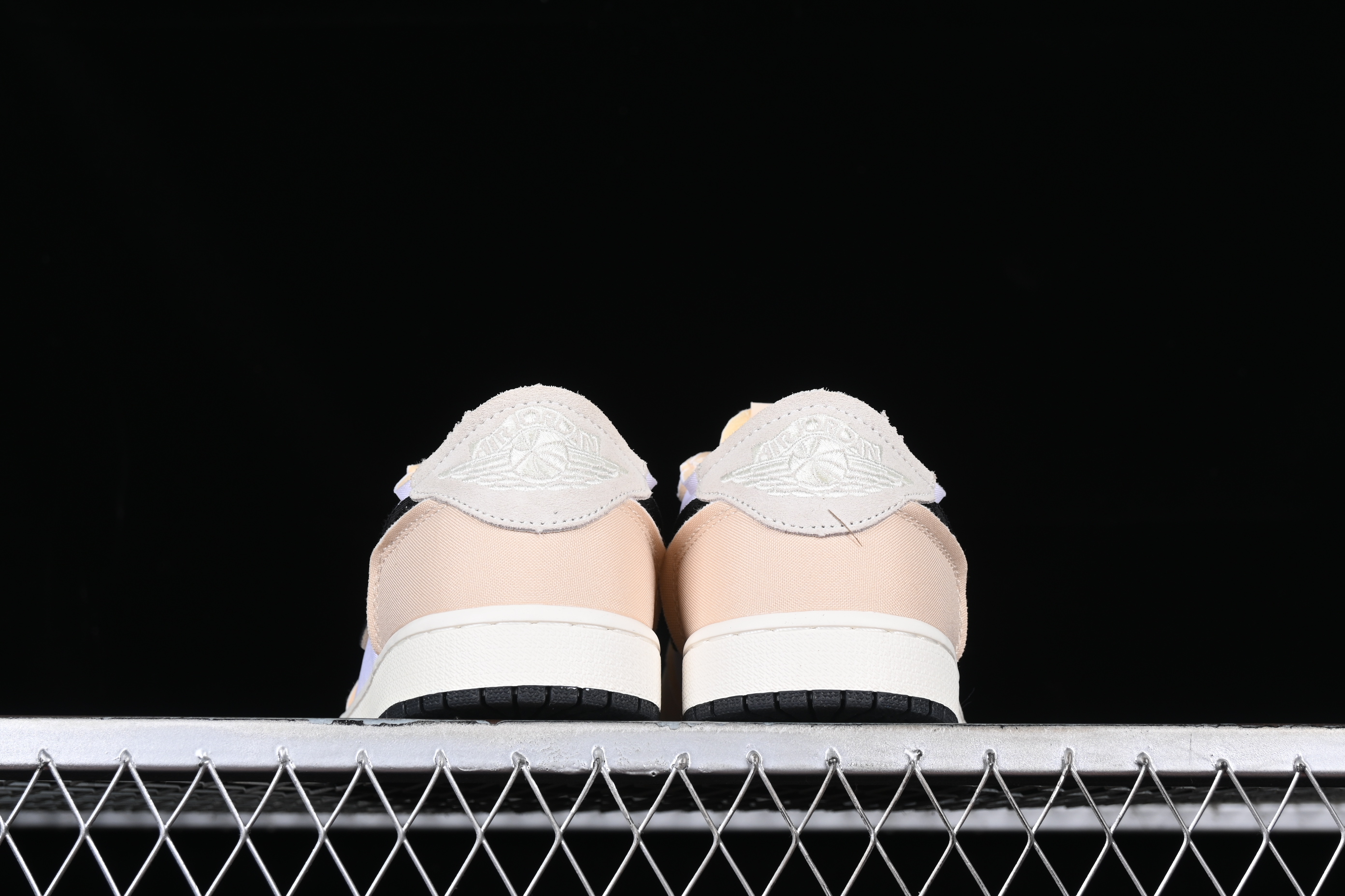 AJ1 low top