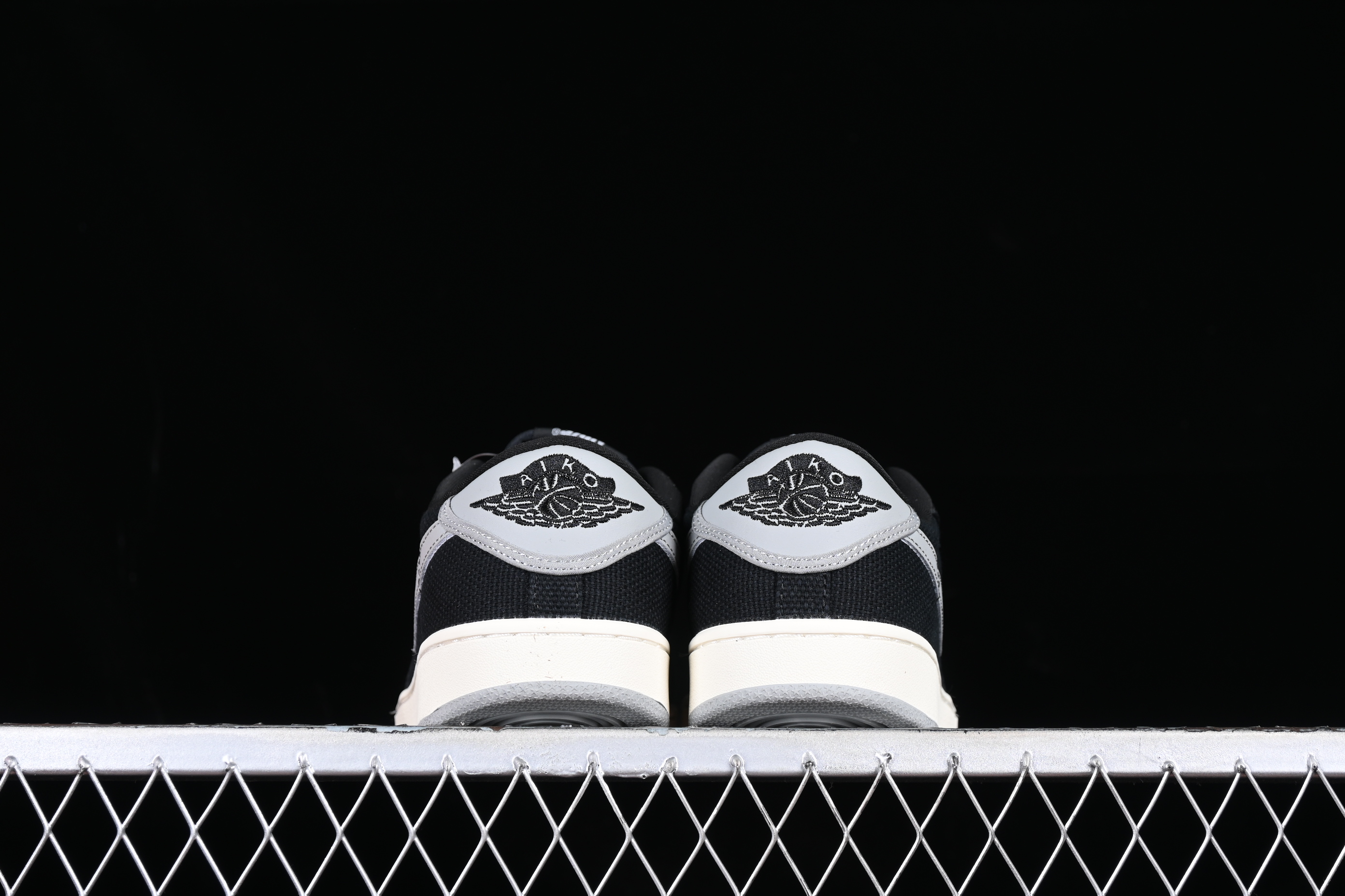 AJ1 low top