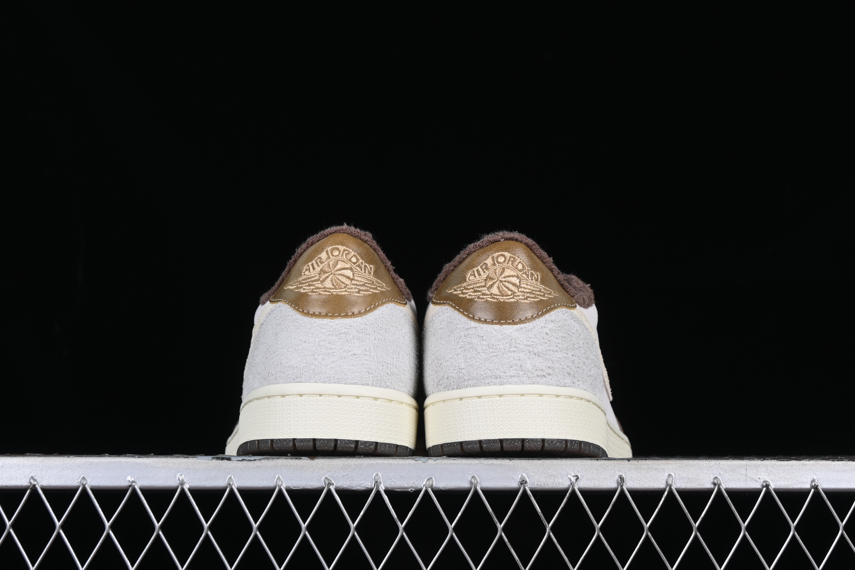 AJ1 low top