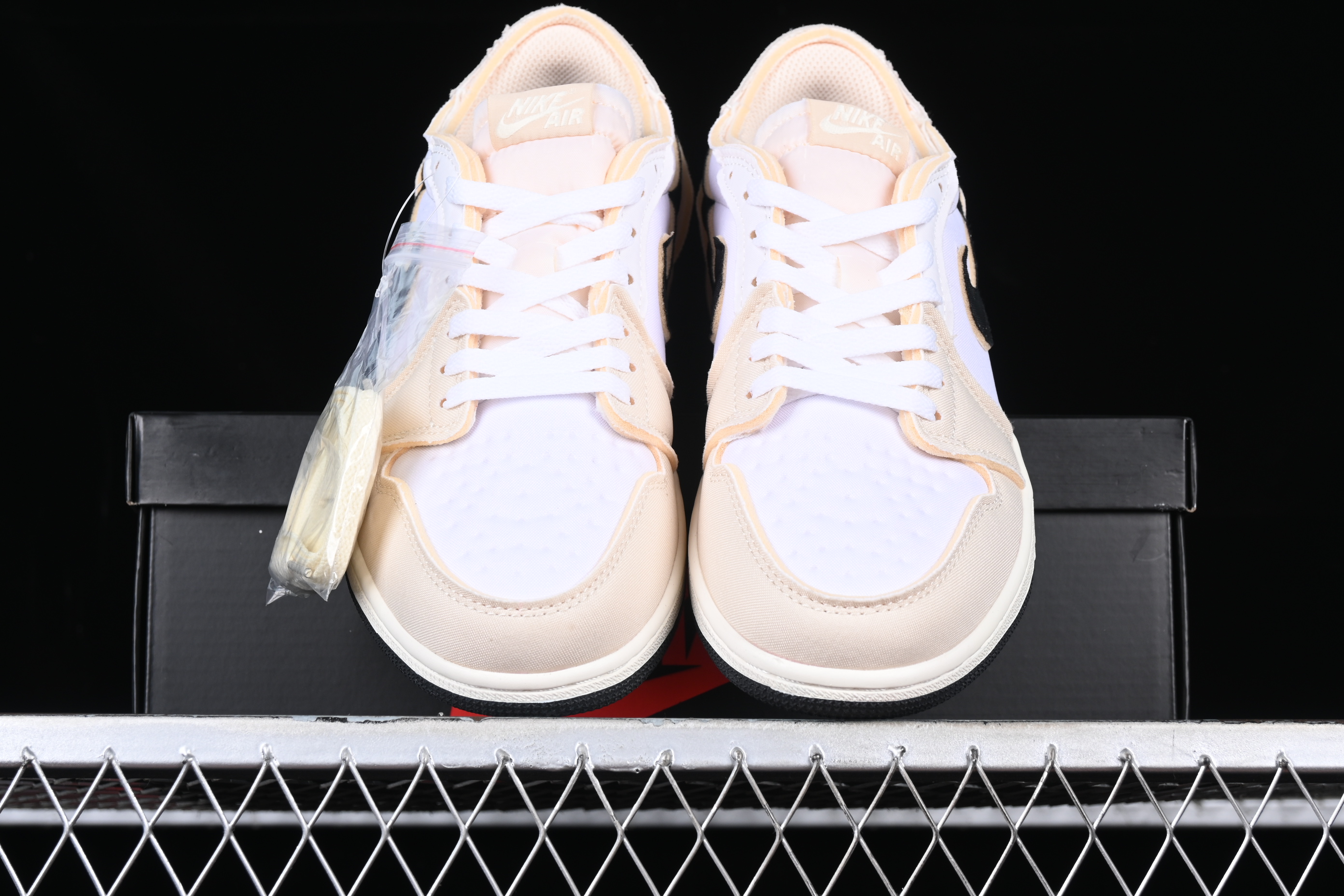 AJ1 low top