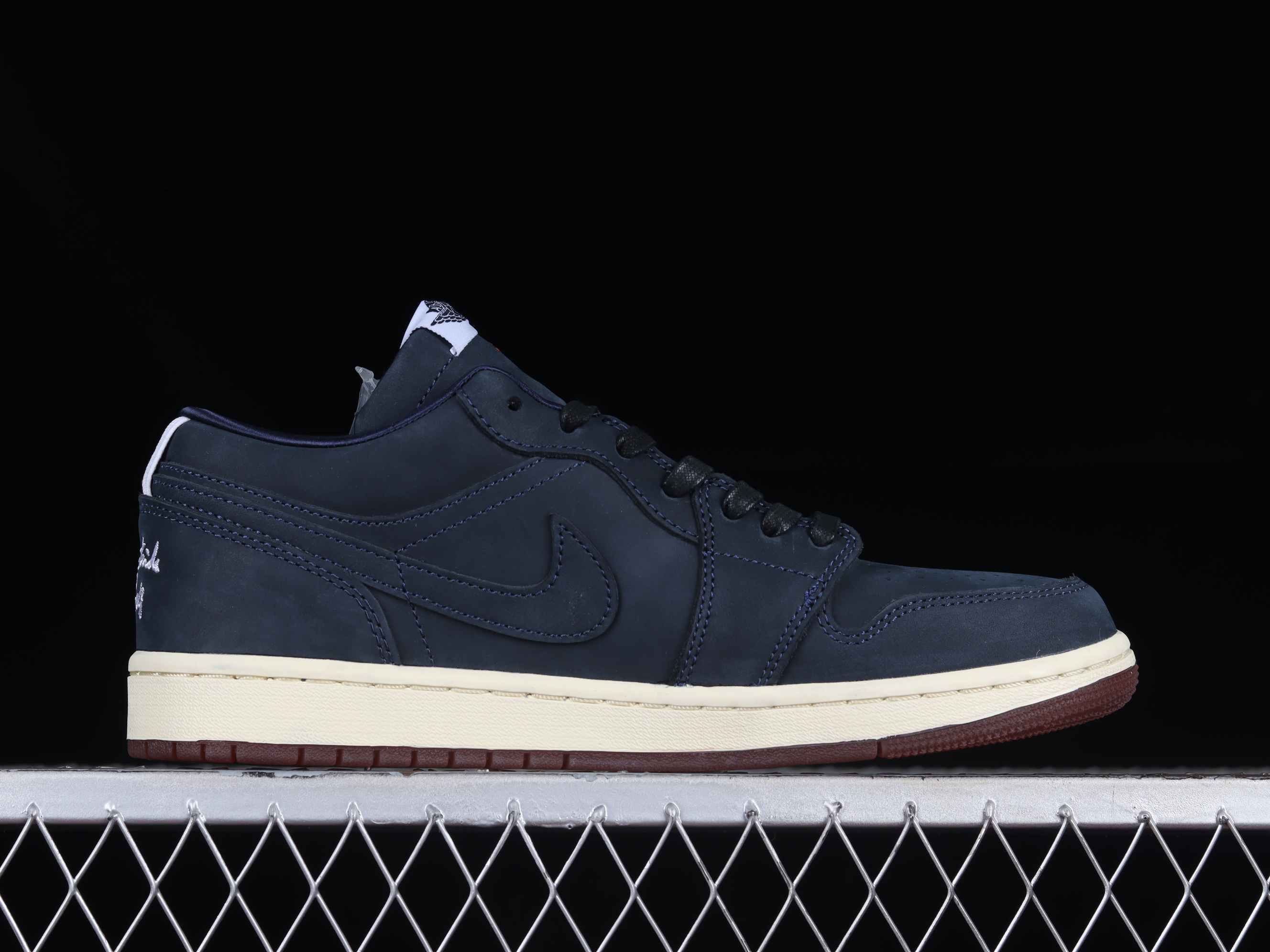 AJ1 low top