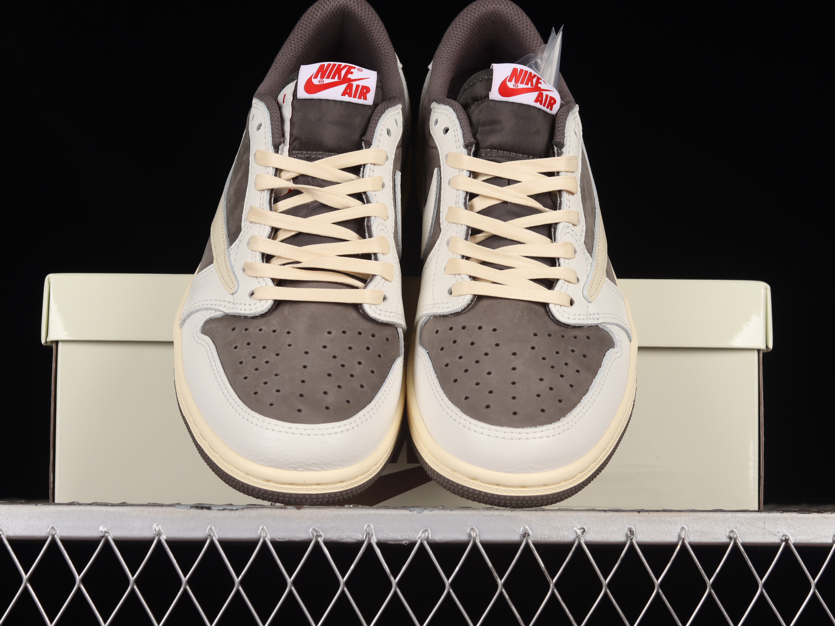 AJ1 low top