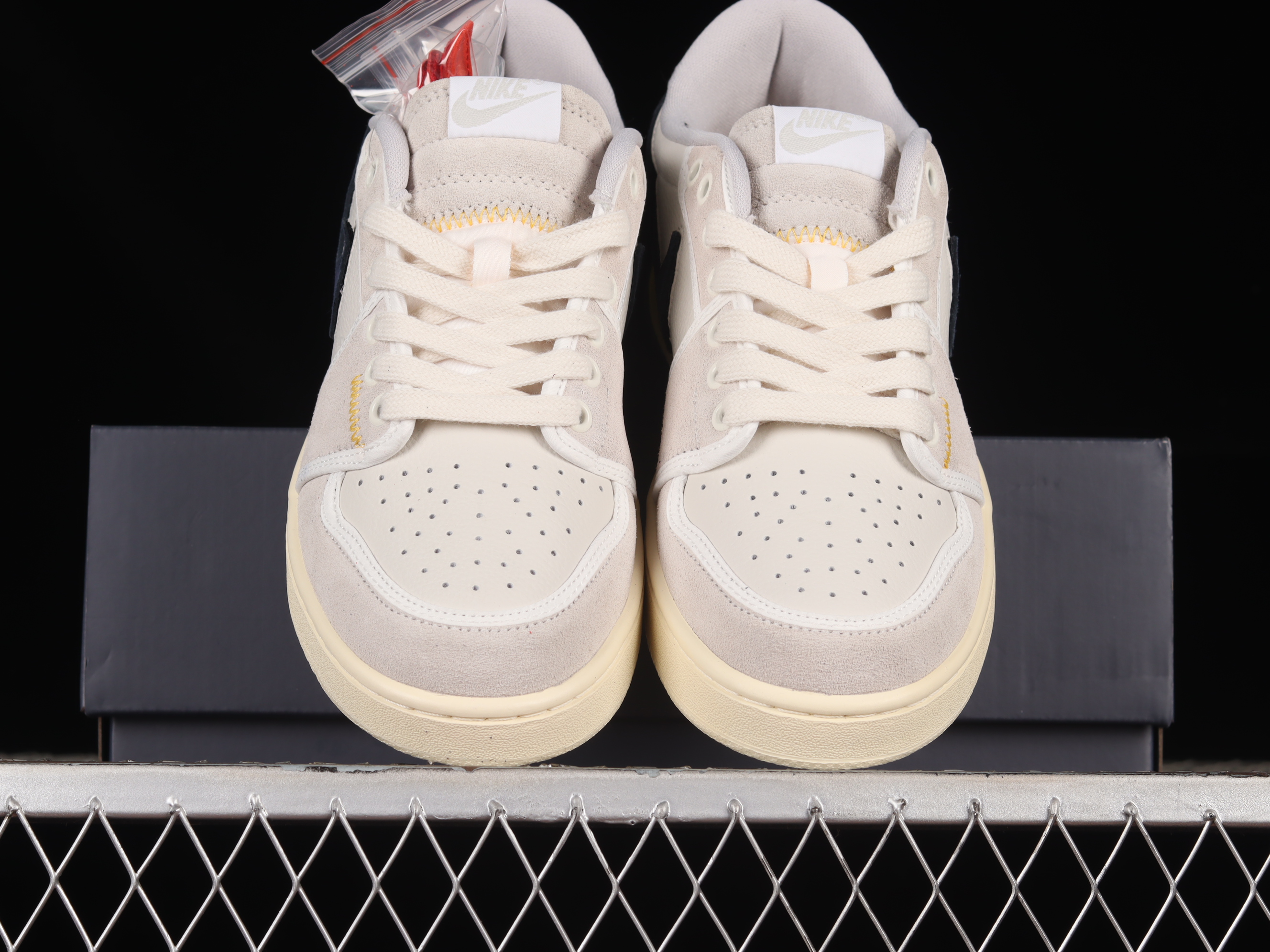 AJ1 low top