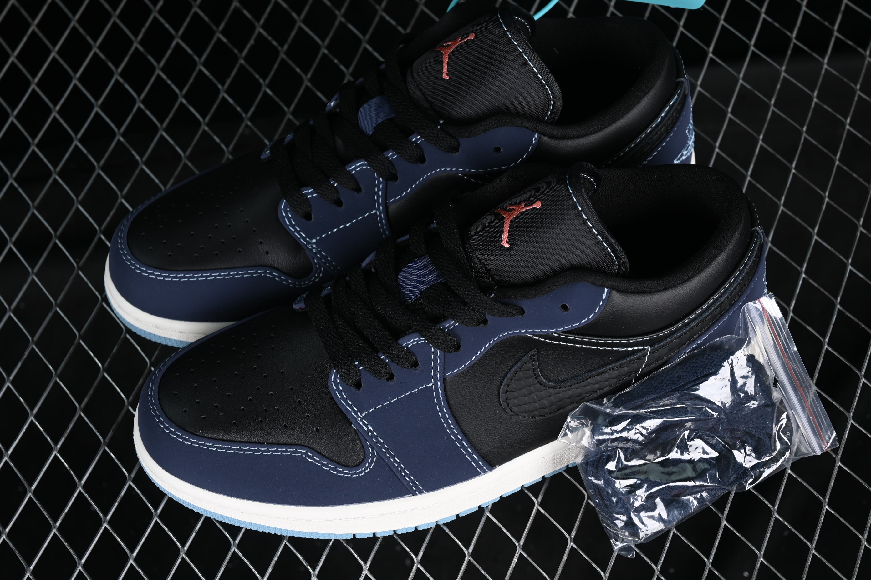AJ1 low top