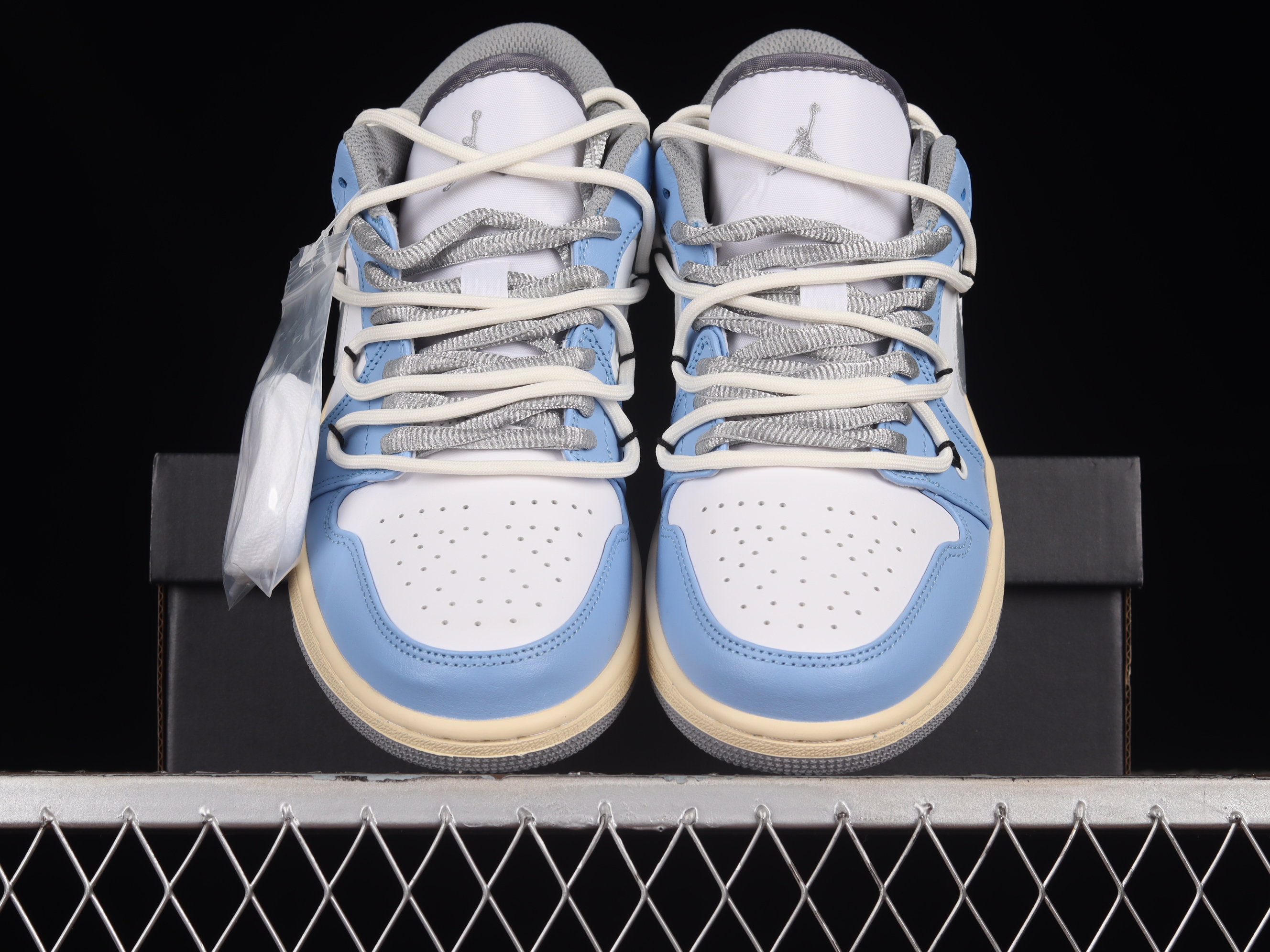 AJ1 low top