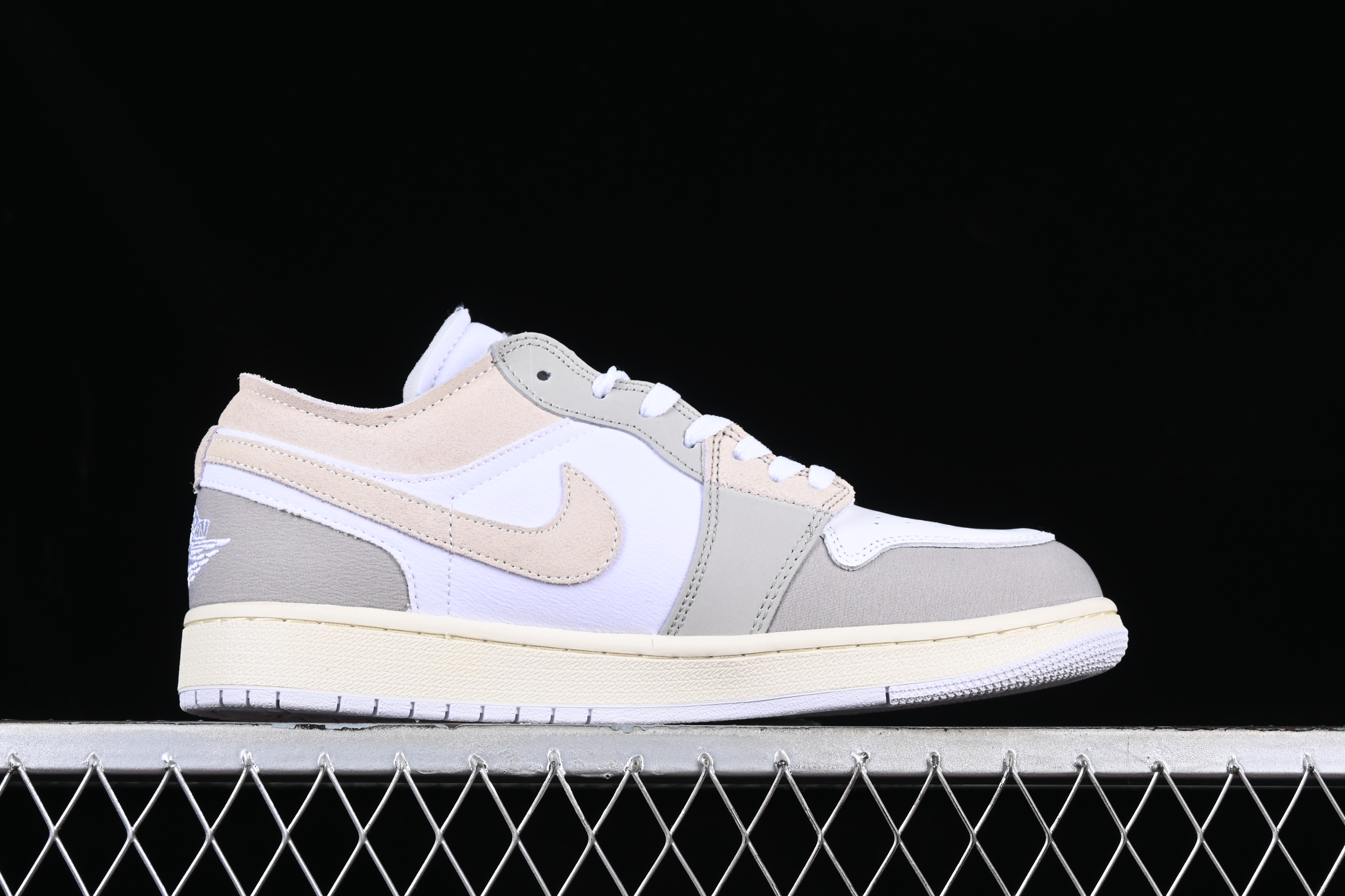 AJ1 low top