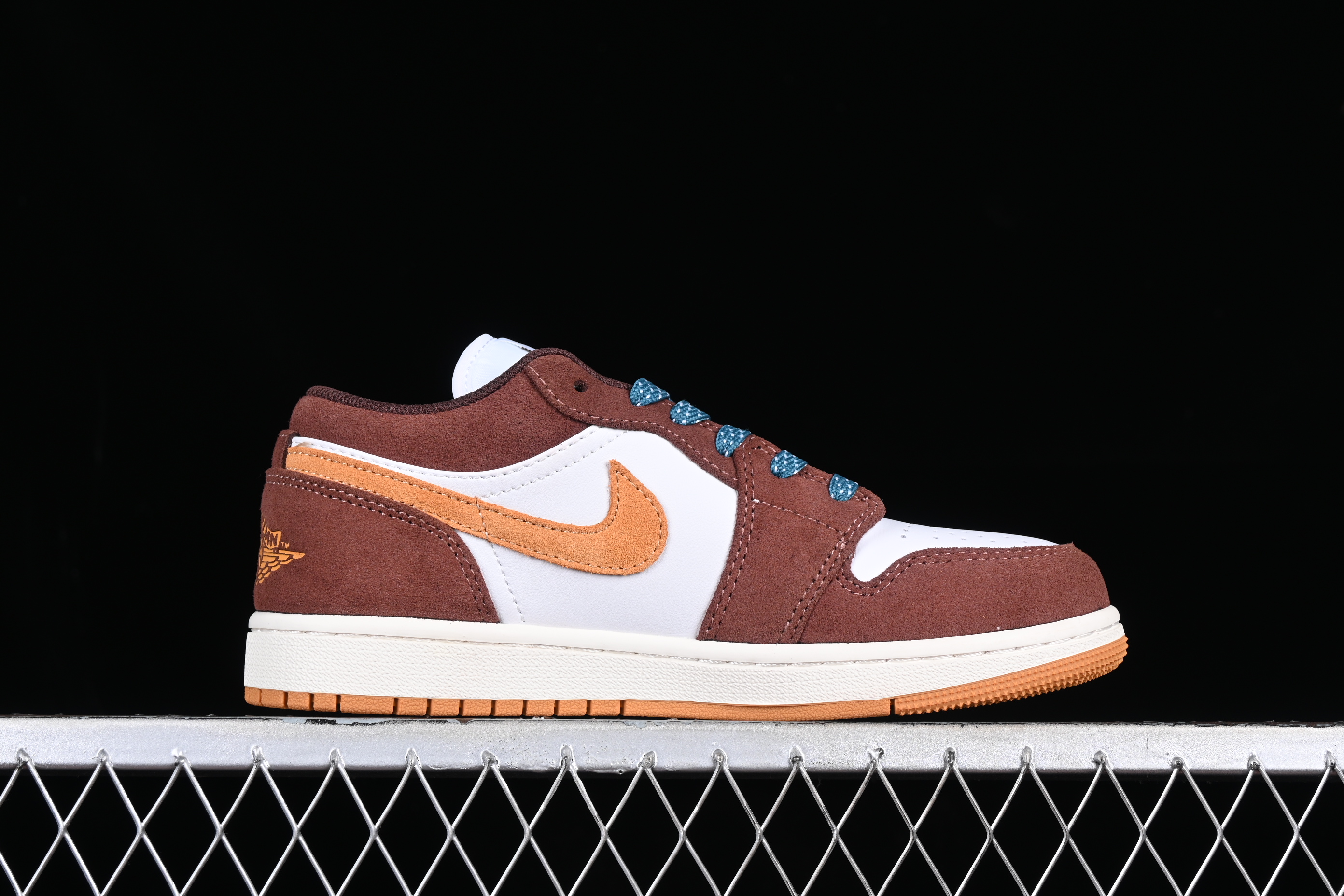 AJ1 low top