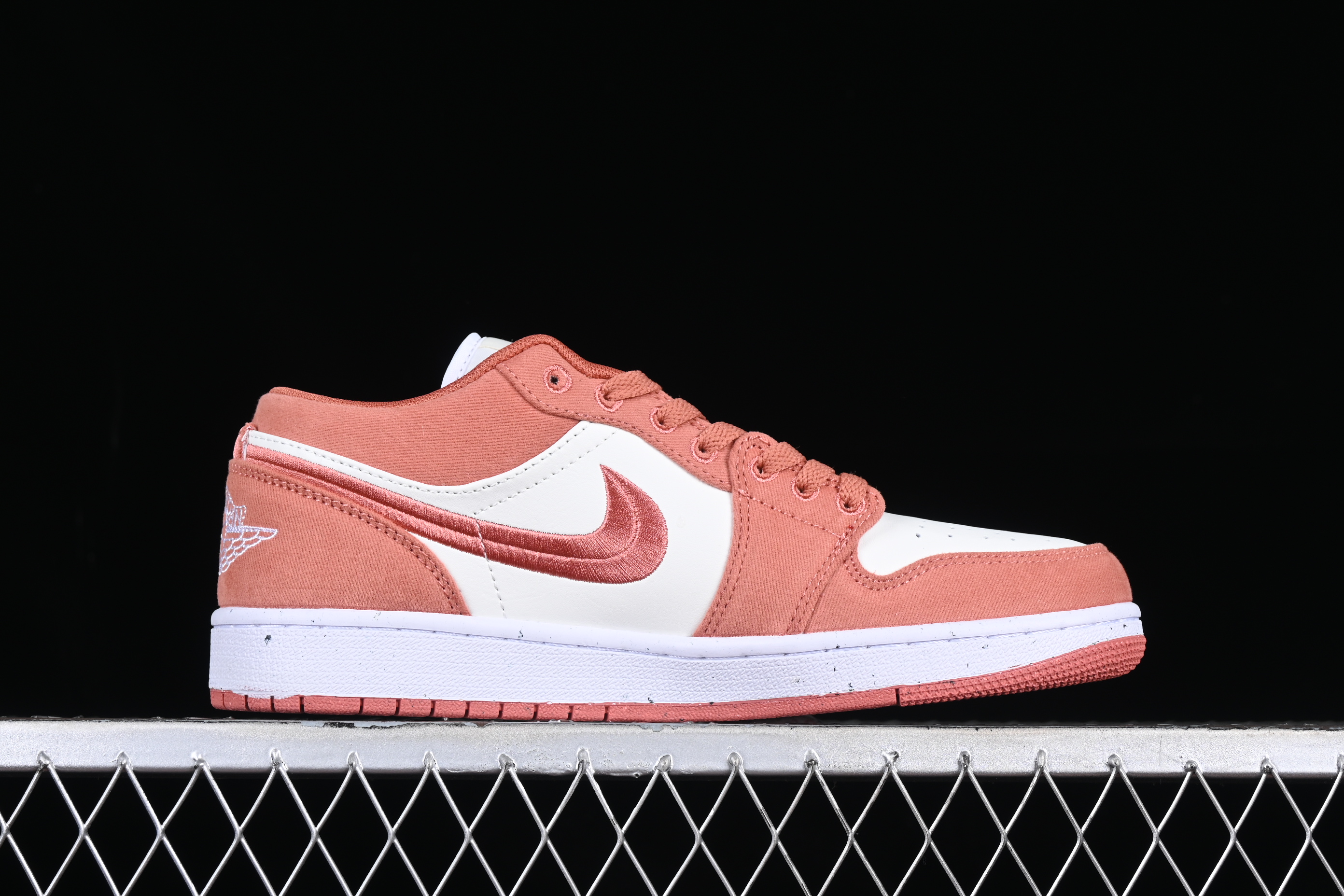 AJ1 low top