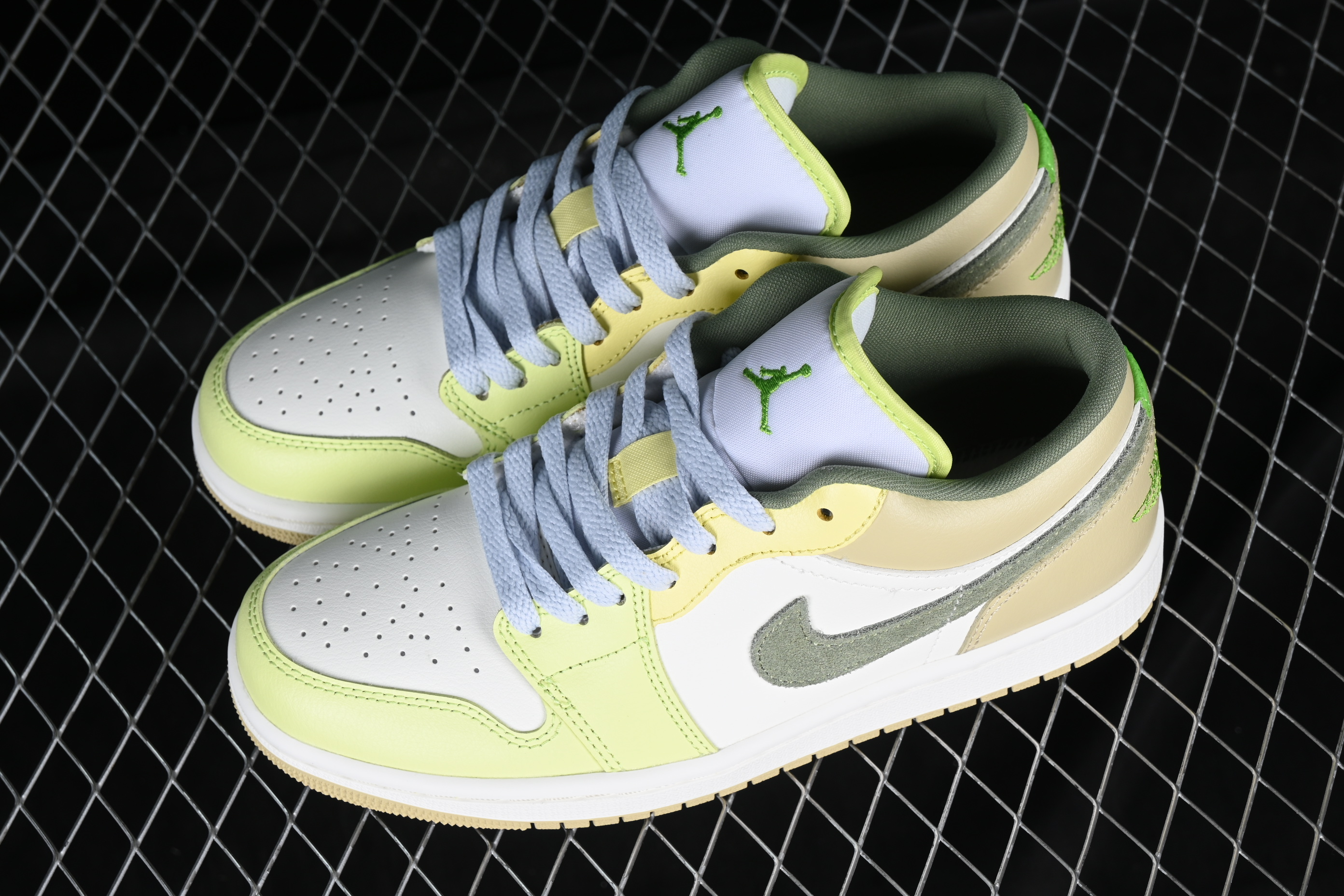 AJ1 low top