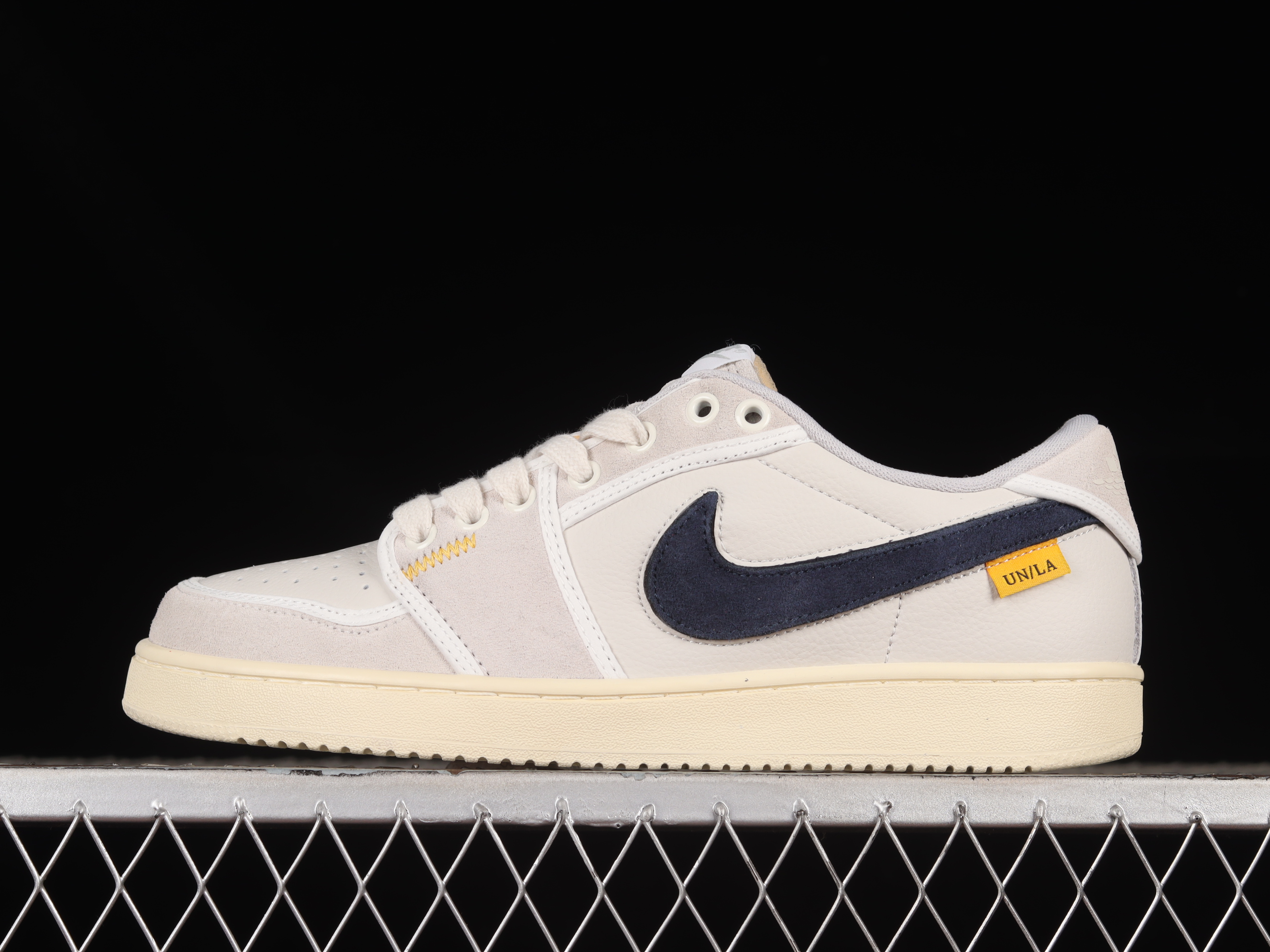 AJ1 low top