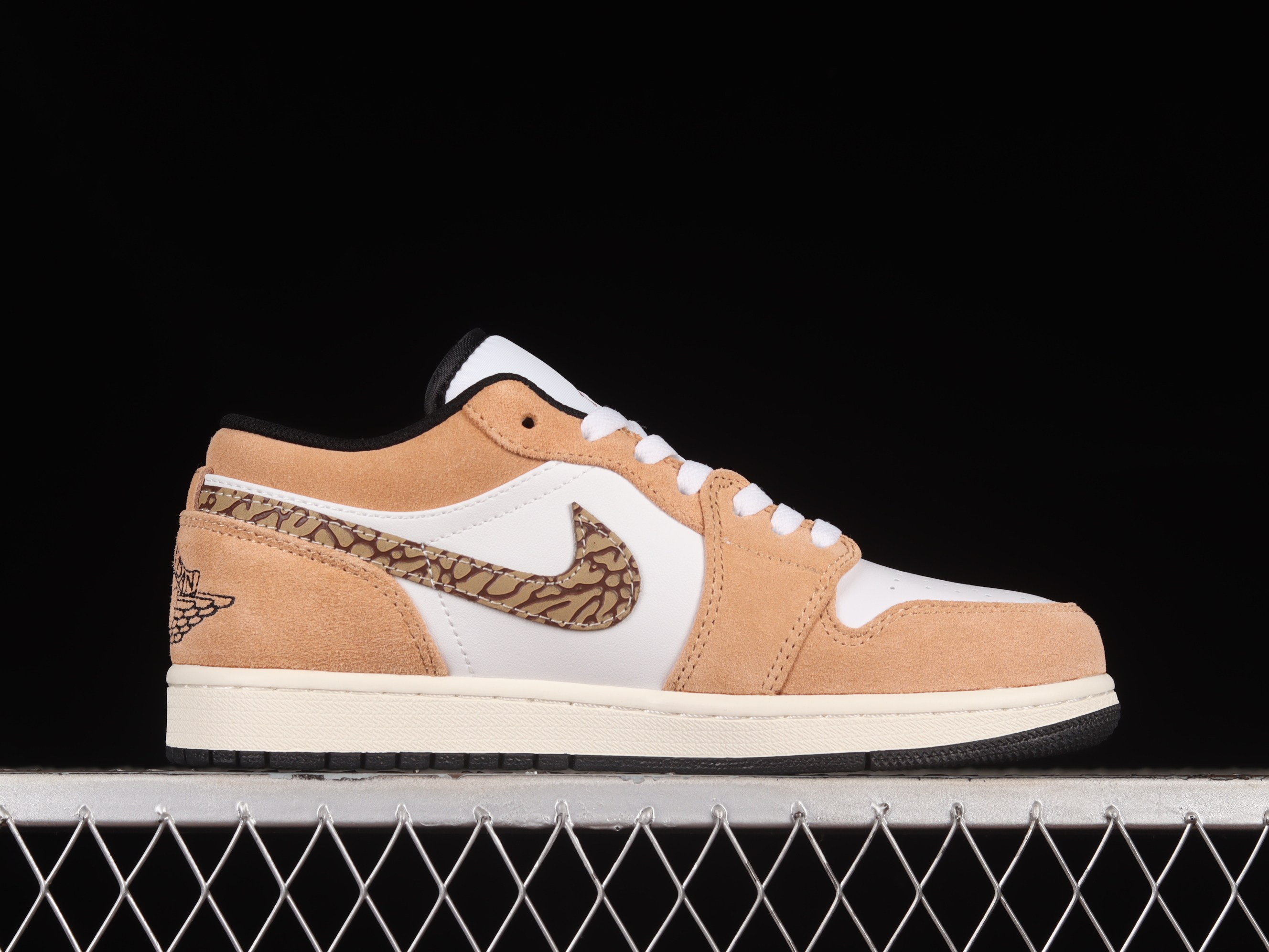 AJ1 low top