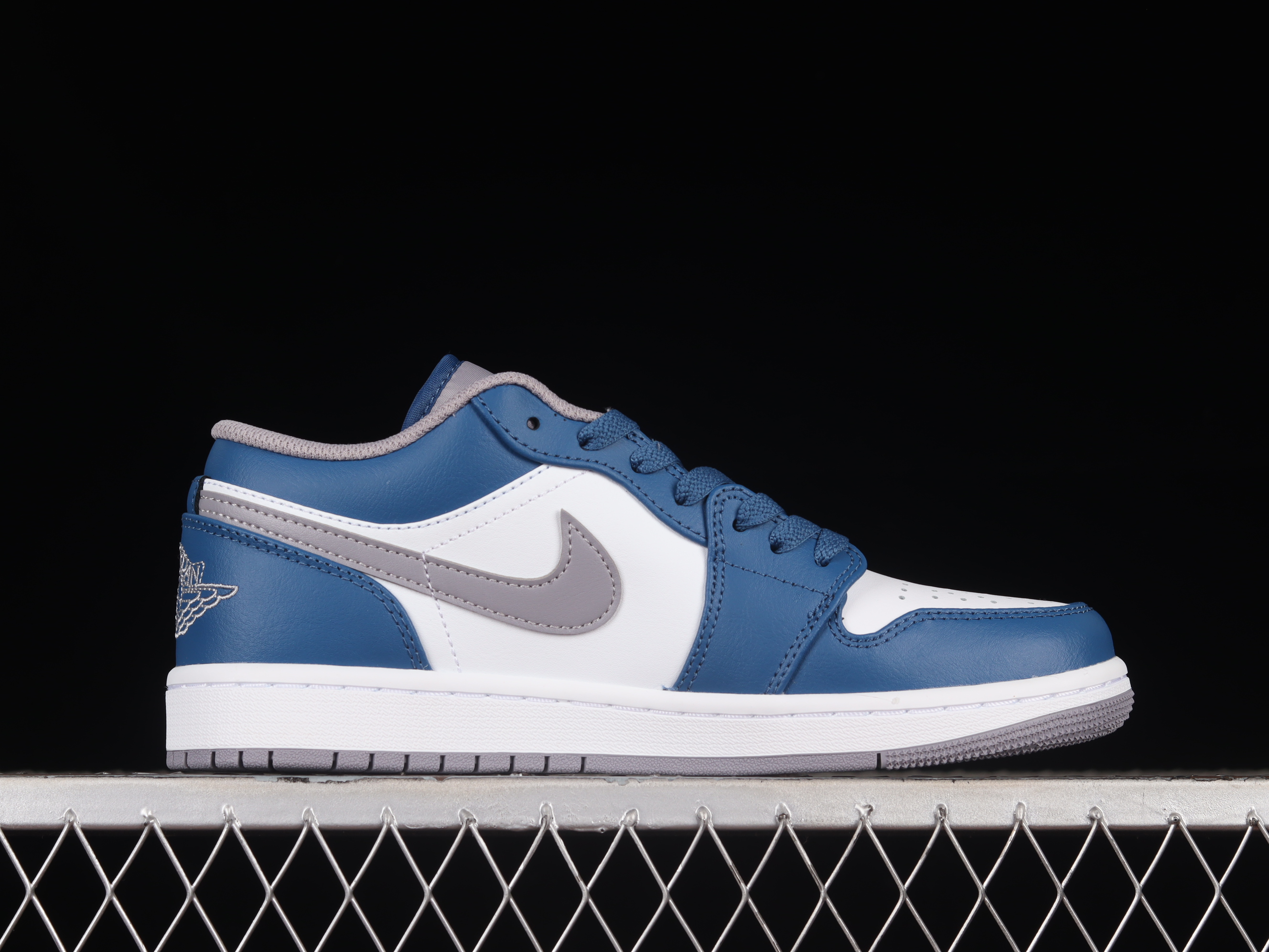 AJ1 low top