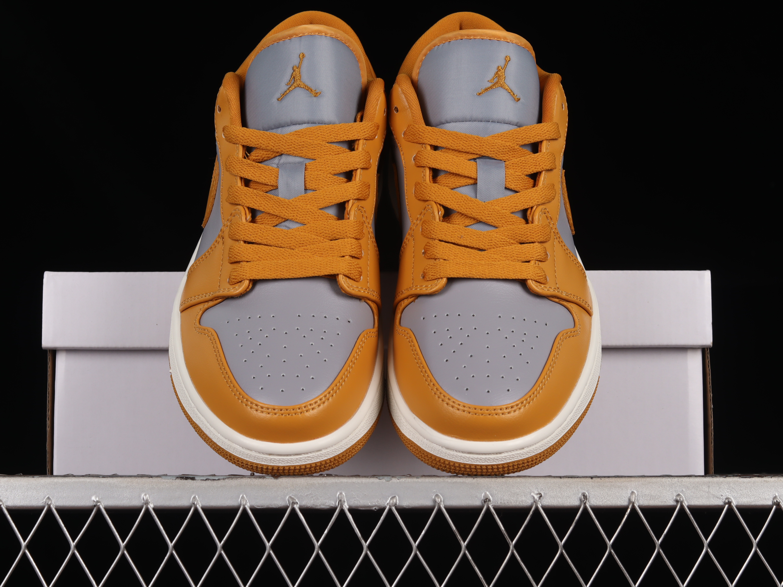 AJ1 low top