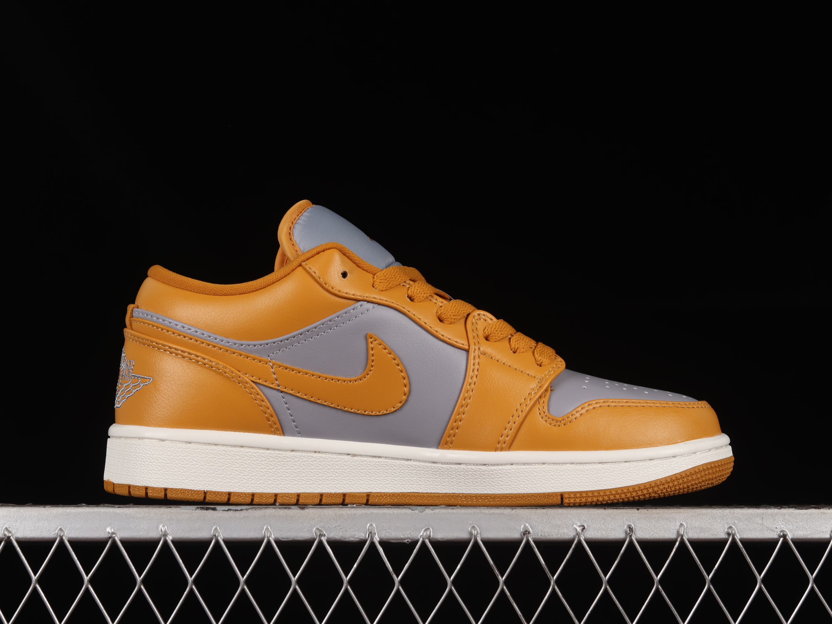 AJ1 low top