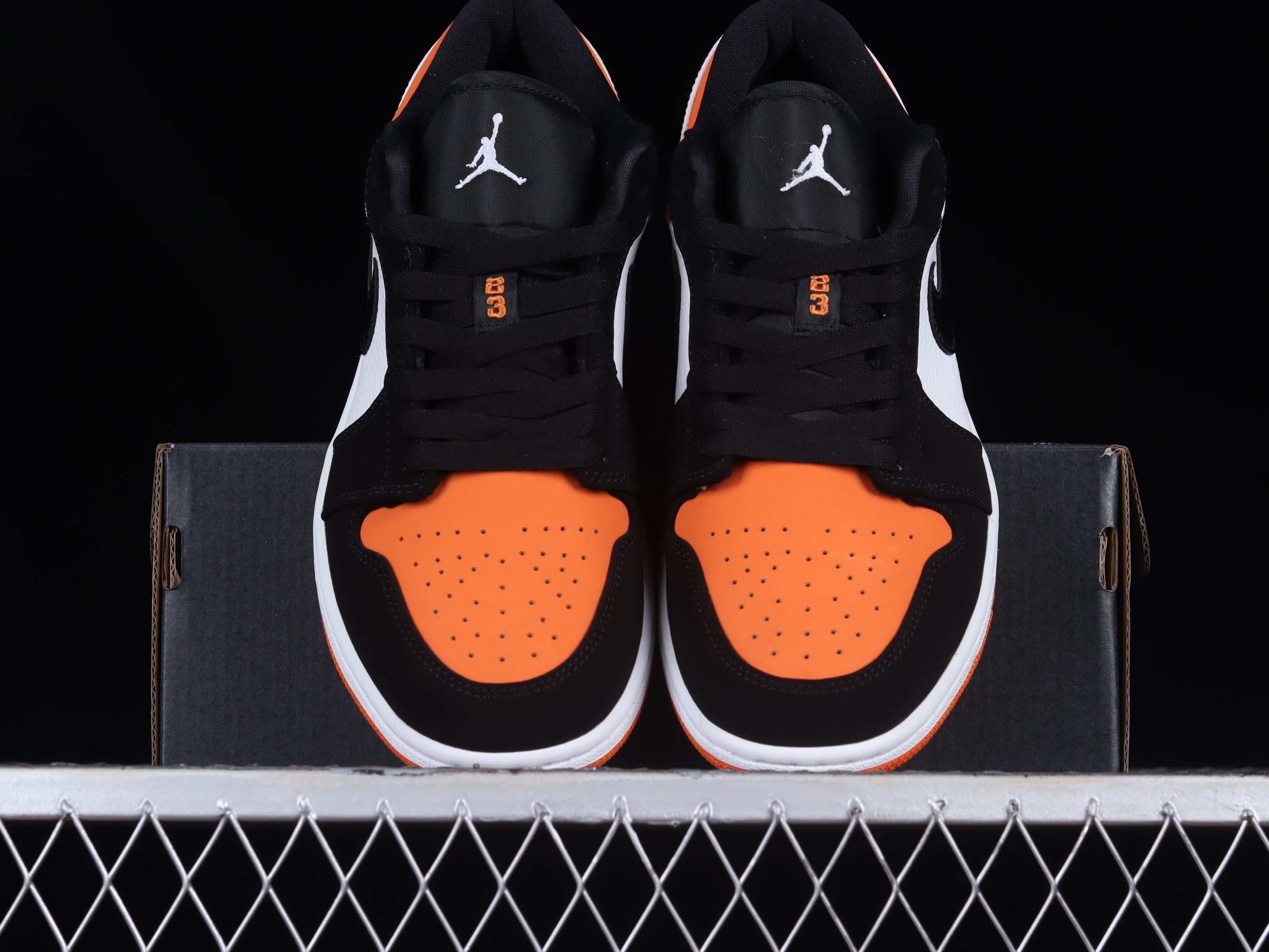 AJ1 low top
