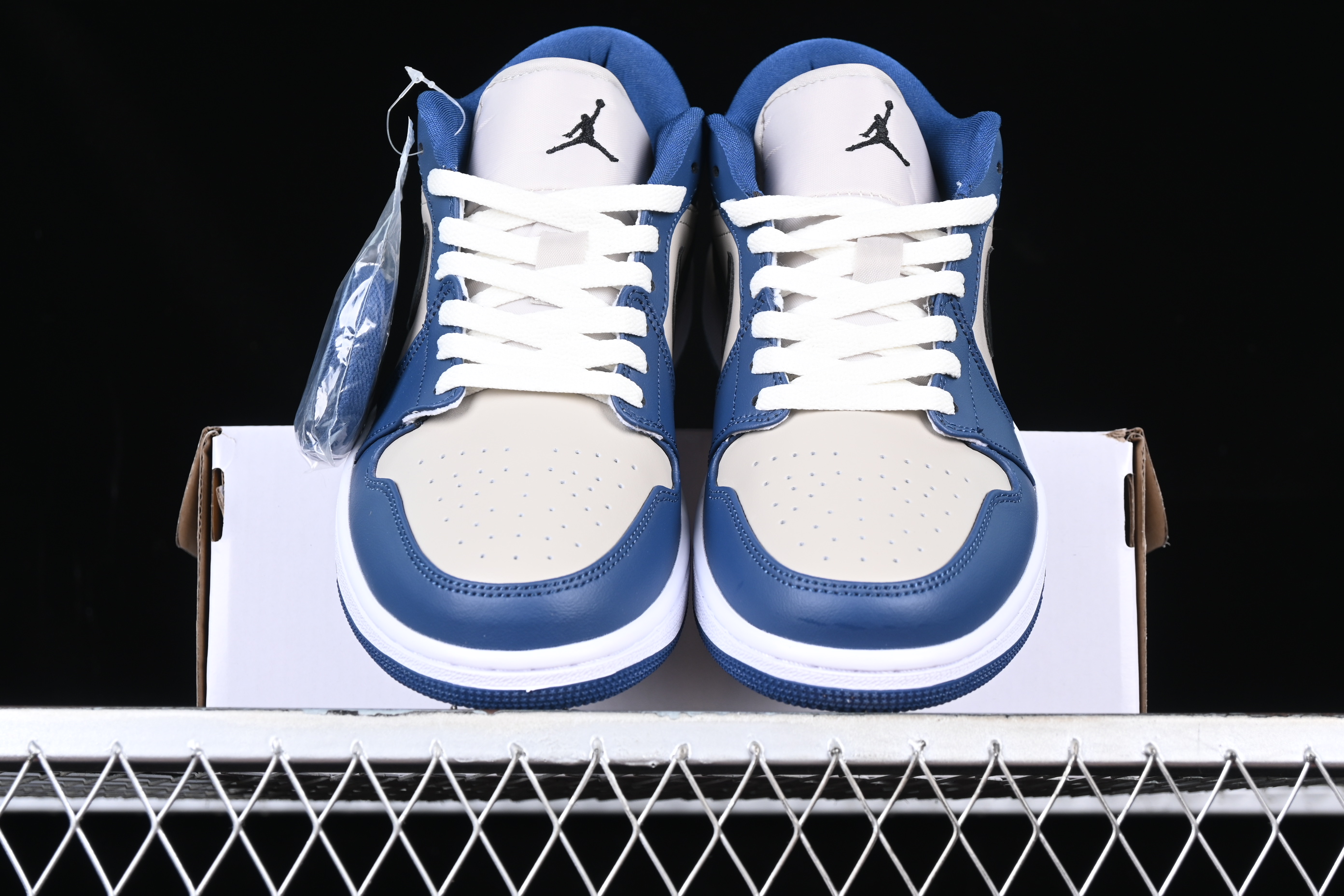 AJ1 low top